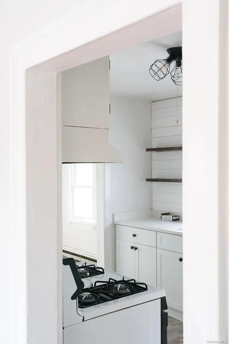 12 Center Street, Beacon, NY, 2 Bedrooms Bedrooms, 6 Rooms Rooms,1 BathroomBathrooms,Residential Lease,For Rent,Center,0,1019310 12 Center Street, Beacon, NY, 2 Bedrooms Bedrooms, 6 Rooms Rooms,1 BathroomBathrooms,Residential Lease,For Rent,Center,0,1019310