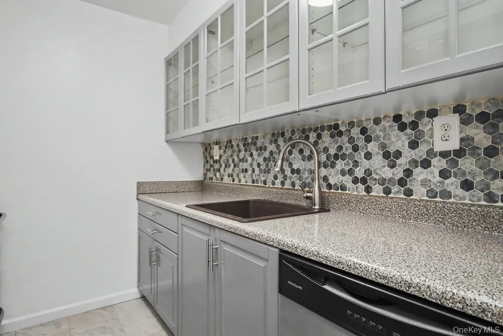 2 Fortune Road, Middletown, NY, 1 Bedroom Bedrooms, 4 Rooms Rooms,1 BathroomBathrooms,Residential Lease,For Rent,Fortune,0,1019313 2 Fortune Road, Middletown, NY, 1 Bedroom Bedrooms, 4 Rooms Rooms,1 BathroomBathrooms,Residential Lease,For Rent,Fortune,0,1019313