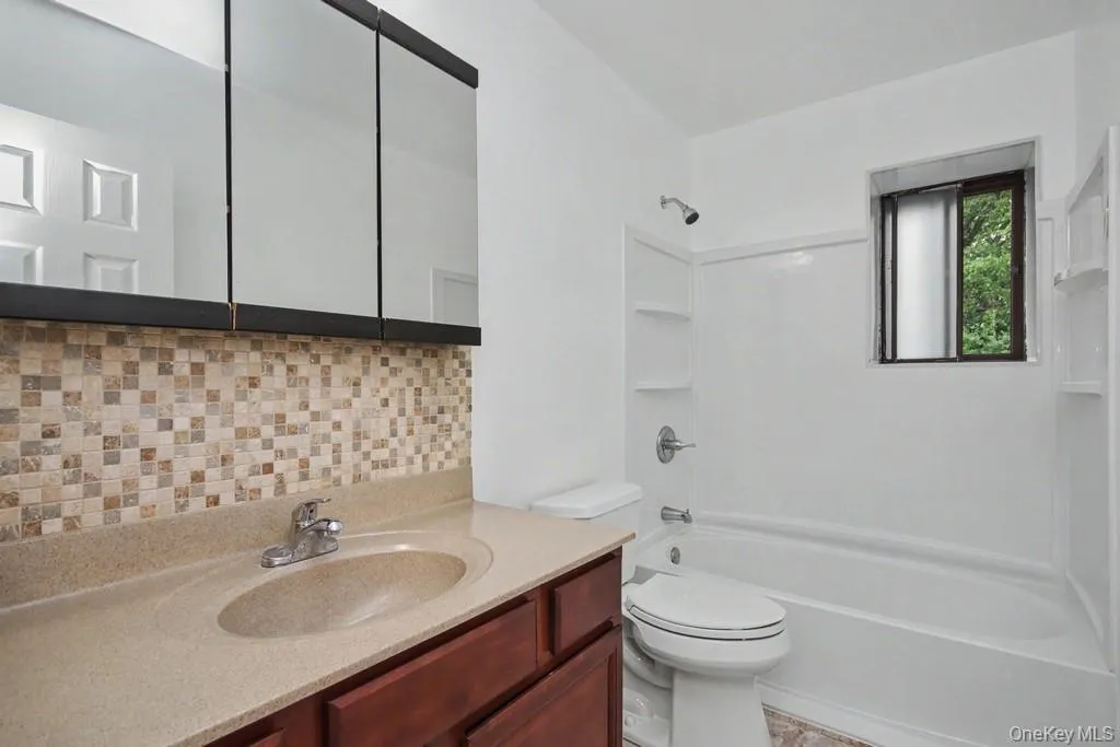 2 Fortune Road, Middletown, NY, 1 Bedroom Bedrooms, 4 Rooms Rooms,1 BathroomBathrooms,Residential Lease,For Rent,Fortune,0,1019313 2 Fortune Road, Middletown, NY, 1 Bedroom Bedrooms, 4 Rooms Rooms,1 BathroomBathrooms,Residential Lease,For Rent,Fortune,0,1019313