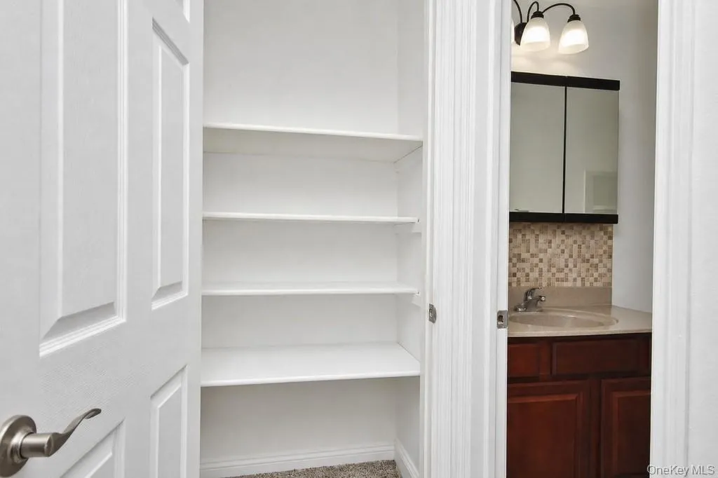2 Fortune Road, Middletown, NY, 1 Bedroom Bedrooms, 4 Rooms Rooms,1 BathroomBathrooms,Residential Lease,For Rent,Fortune,0,1019313 2 Fortune Road, Middletown, NY, 1 Bedroom Bedrooms, 4 Rooms Rooms,1 BathroomBathrooms,Residential Lease,For Rent,Fortune,0,1019313