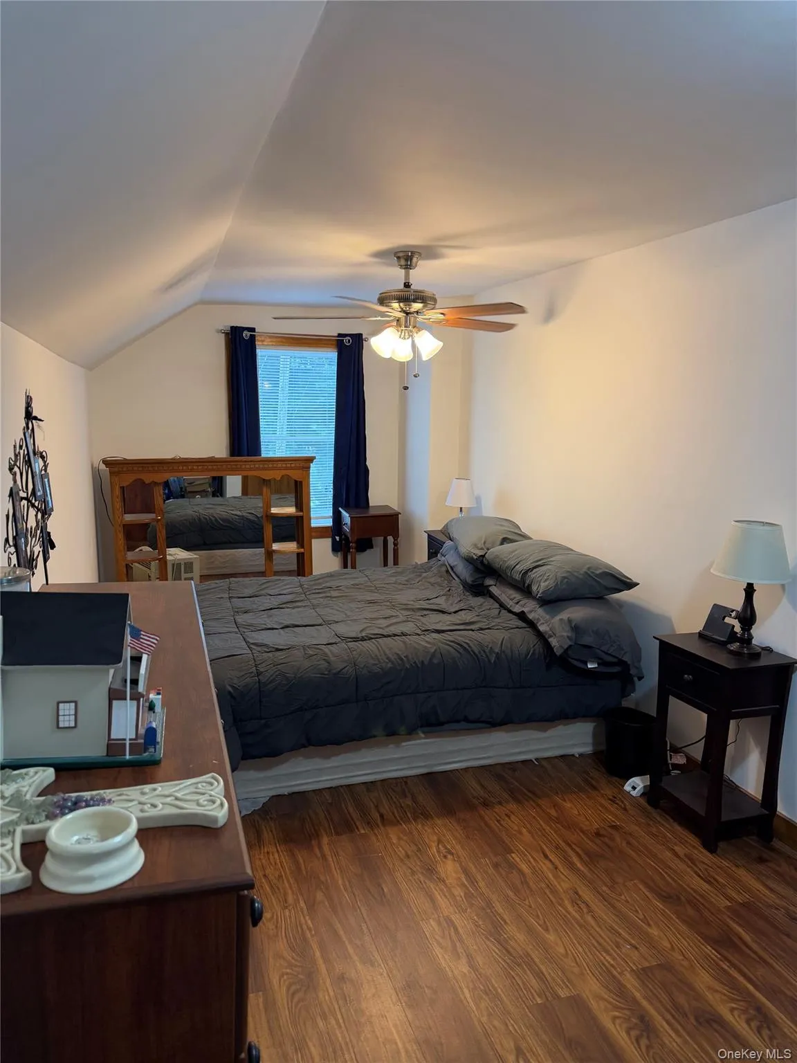 Large second bedroom with spacious closet. Large second bedroom with spacious closet.