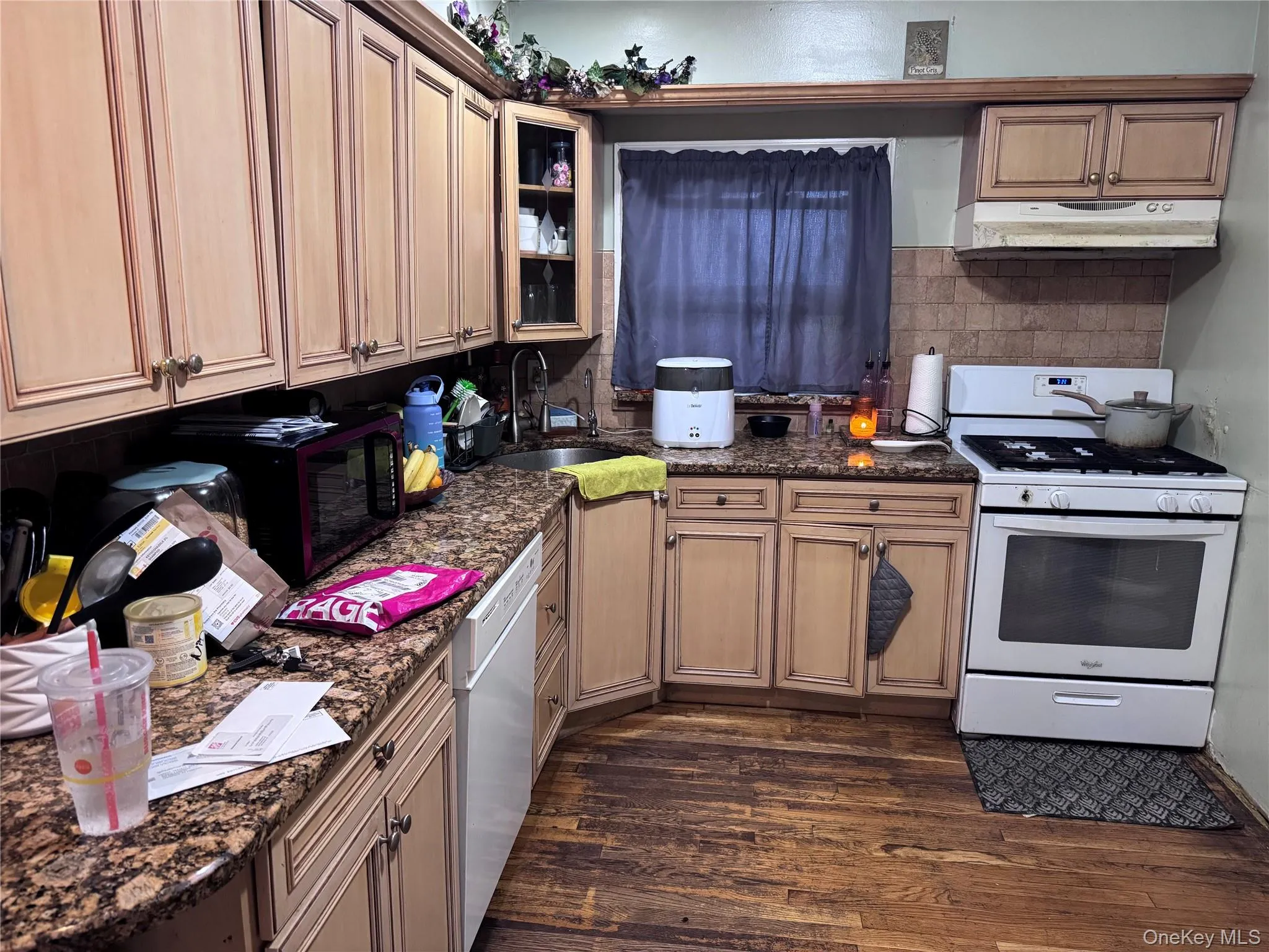 505 Emerson Street, Hempstead, NY, 4 Bedrooms Bedrooms, 8 Rooms Rooms,3 BathroomsBathrooms,Residential,For Rent,Emerson,0,1019315 505 Emerson Street, Hempstead, NY, 4 Bedrooms Bedrooms, 8 Rooms Rooms,3 BathroomsBathrooms,Residential,For Rent,Emerson,0,1019315