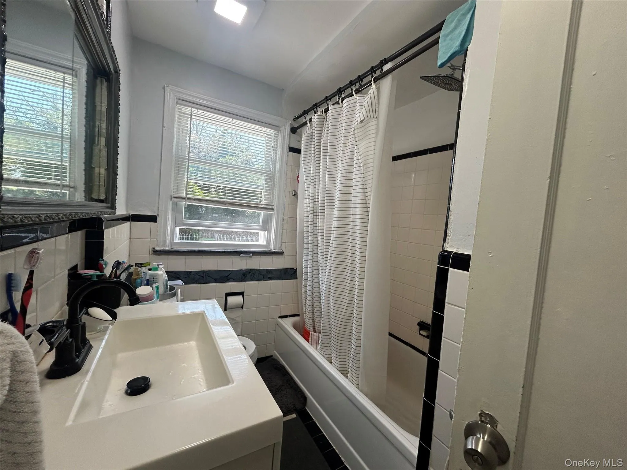 92 Melvin Avenue, Hempstead, NY, 4 Bedrooms Bedrooms, 7 Rooms Rooms,2 BathroomsBathrooms,Residential,For Rent,Melvin,0,1019317 92 Melvin Avenue, Hempstead, NY, 4 Bedrooms Bedrooms, 7 Rooms Rooms,2 BathroomsBathrooms,Residential,For Rent,Melvin,0,1019317