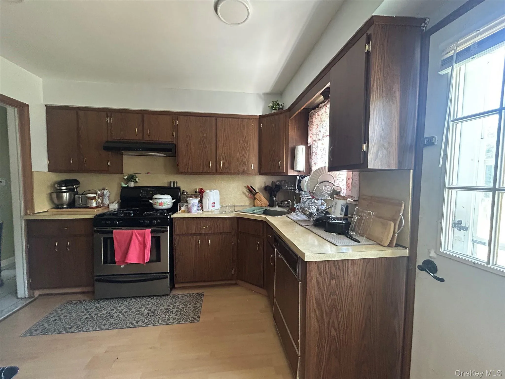 92 Melvin Avenue, Hempstead, NY, 4 Bedrooms Bedrooms, 7 Rooms Rooms,2 BathroomsBathrooms,Residential,For Rent,Melvin,0,1019317 92 Melvin Avenue, Hempstead, NY, 4 Bedrooms Bedrooms, 7 Rooms Rooms,2 BathroomsBathrooms,Residential,For Rent,Melvin,0,1019317