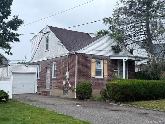 1915 Stewart Avenue, North Hempstead, NY, 2 Bedrooms Bedrooms, 7 Rooms Rooms,2 BathroomsBathrooms,Residential,For Rent,Stewart,0,1019320 1915 Stewart Avenue, North Hempstead, NY, 2 Bedrooms Bedrooms, 7 Rooms Rooms,2 BathroomsBathrooms,Residential,For Rent,Stewart,0,1019320