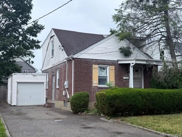 1915 Stewart Avenue, North Hempstead, NY, 2 Bedrooms Bedrooms, 7 Rooms Rooms,2 BathroomsBathrooms,Residential,For Rent,Stewart,0,1019320 1915 Stewart Avenue, North Hempstead, NY, 2 Bedrooms Bedrooms, 7 Rooms Rooms,2 BathroomsBathrooms,Residential,For Rent,Stewart,0,1019320