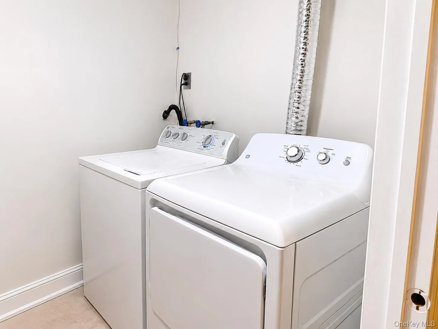 12 Spur Drive, Clarkstown, NY, 4 Bedrooms Bedrooms, 9 Rooms Rooms,2 BathroomsBathrooms,Residential,For Rent,Spur,0,1019322 12 Spur Drive, Clarkstown, NY, 4 Bedrooms Bedrooms, 9 Rooms Rooms,2 BathroomsBathrooms,Residential,For Rent,Spur,0,1019322