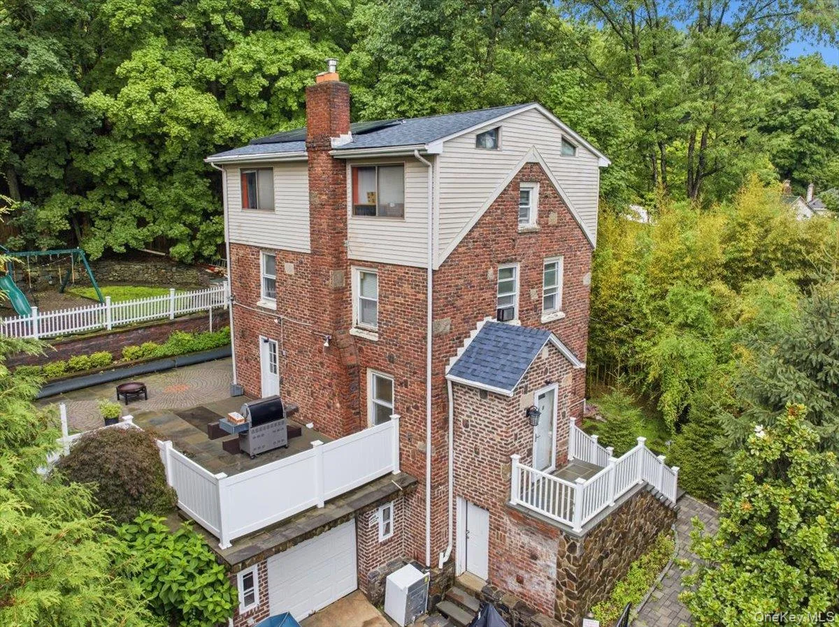 262 Upper Depew Avenue, Orangetown, NY, 4 Bedrooms Bedrooms, 8 Rooms Rooms,2 BathroomsBathrooms,Residential,For Rent,Upper Depew,0,1019331 262 Upper Depew Avenue, Orangetown, NY, 4 Bedrooms Bedrooms, 8 Rooms Rooms,2 BathroomsBathrooms,Residential,For Rent,Upper Depew,0,1019331