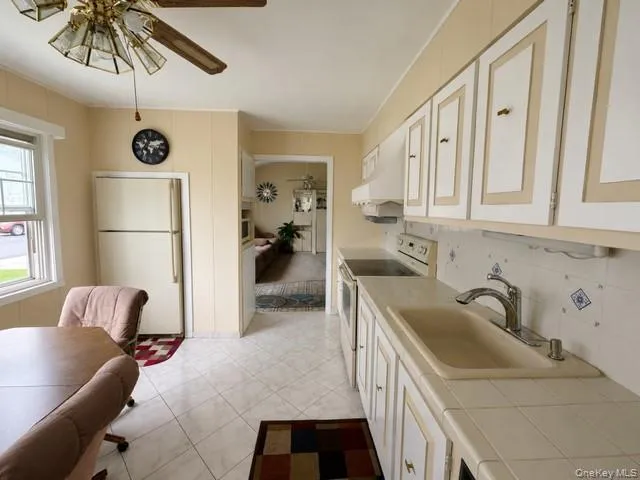 452 Monroe Avenue, Babylon, NY, 4 Bedrooms Bedrooms, 7 Rooms Rooms,1 BathroomBathrooms,Residential,For Rent,Monroe,0,1019332 452 Monroe Avenue, Babylon, NY, 4 Bedrooms Bedrooms, 7 Rooms Rooms,1 BathroomBathrooms,Residential,For Rent,Monroe,0,1019332
