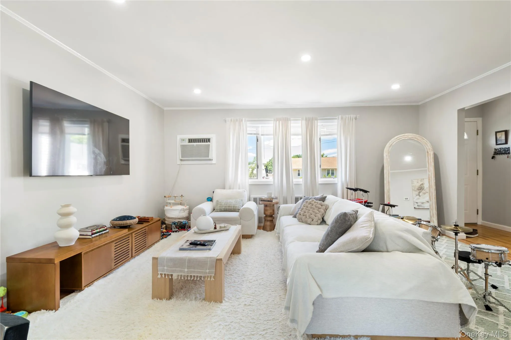 15 Ford Drive, Oyster Bay, NY, 4 Bedrooms Bedrooms, 7 Rooms Rooms,2 BathroomsBathrooms,Residential,For Rent,Ford,0,1019335 15 Ford Drive, Oyster Bay, NY, 4 Bedrooms Bedrooms, 7 Rooms Rooms,2 BathroomsBathrooms,Residential,For Rent,Ford,0,1019335