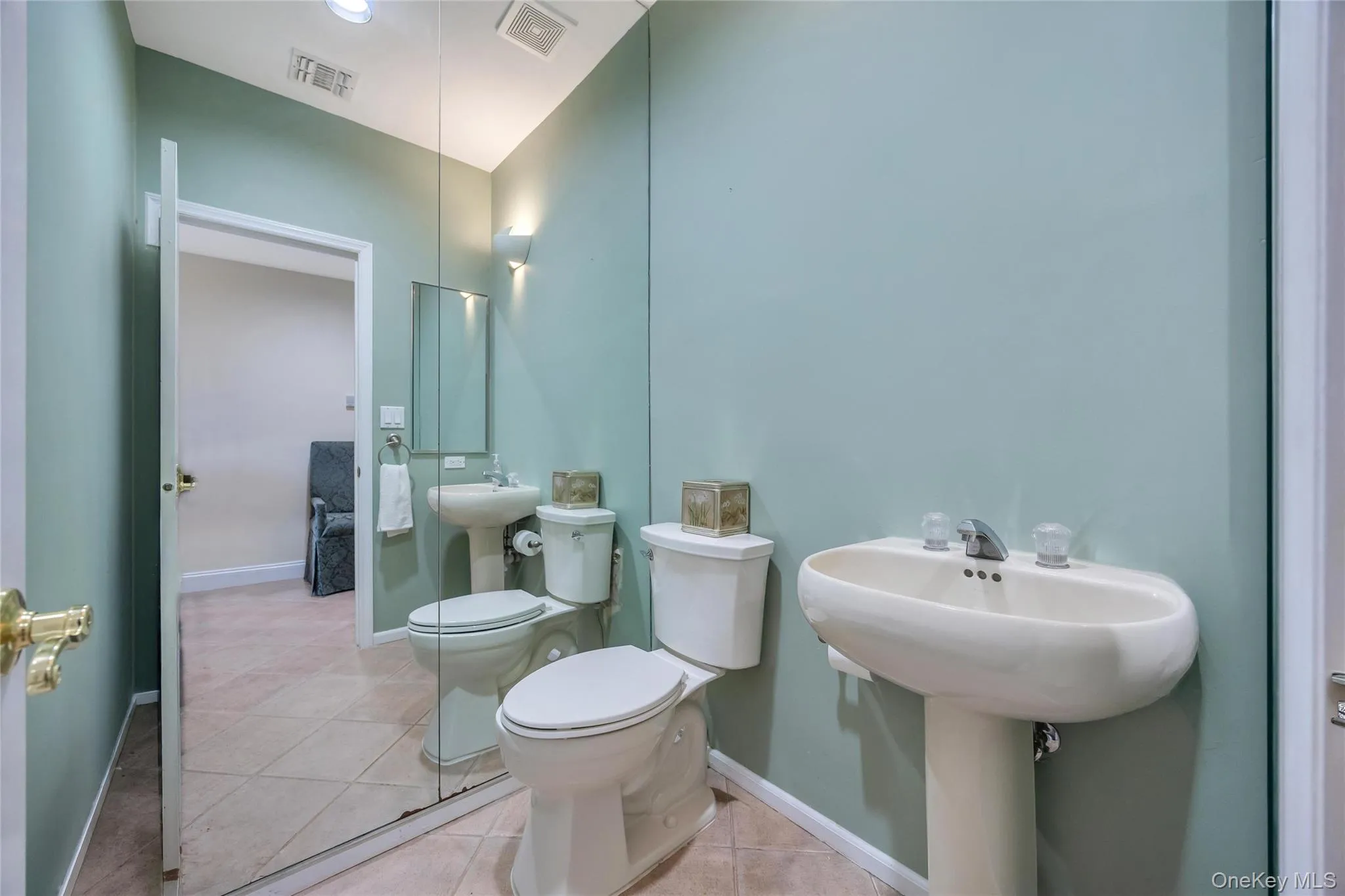 157 Windwatch Drive, Smithtown, NY, 3 Bedrooms Bedrooms, 5 Rooms Rooms,2 BathroomsBathrooms,Residential,For Rent,Windwatch,0,1019337 157 Windwatch Drive, Smithtown, NY, 3 Bedrooms Bedrooms, 5 Rooms Rooms,2 BathroomsBathrooms,Residential,For Rent,Windwatch,0,1019337