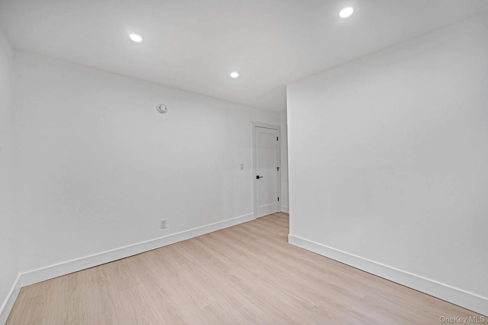 2386 New York Avenue, Huntington, NY, 3 Bedrooms Bedrooms, 7 Rooms Rooms,2 BathroomsBathrooms,Residential Lease,For Rent,New York,0,1019344 2386 New York Avenue, Huntington, NY, 3 Bedrooms Bedrooms, 7 Rooms Rooms,2 BathroomsBathrooms,Residential Lease,For Rent,New York,0,1019344