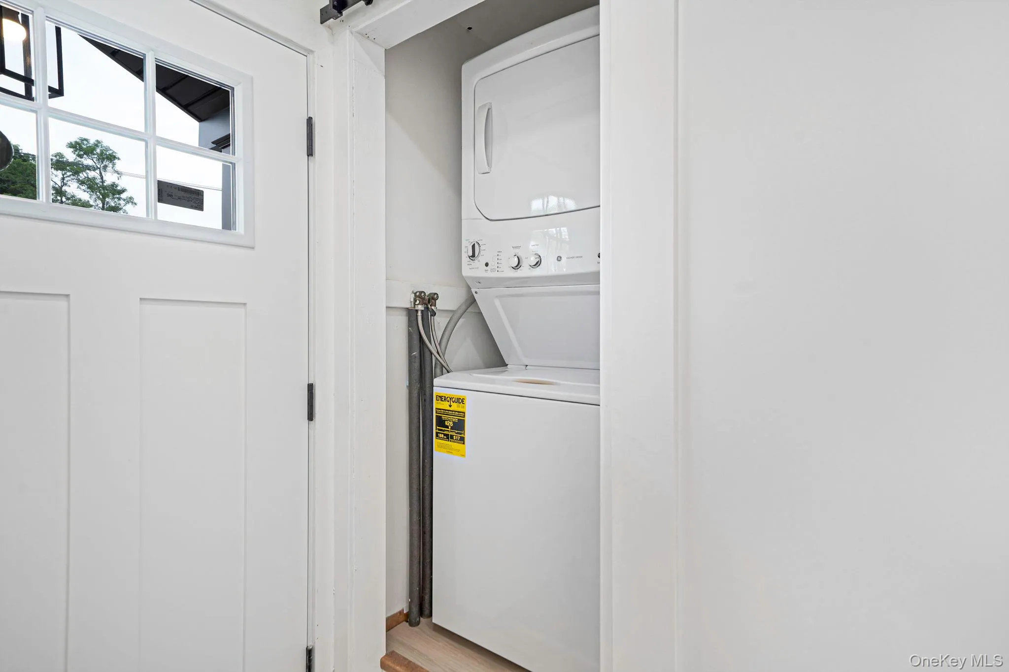 2386 New York Avenue, Huntington, NY, 3 Bedrooms Bedrooms, 7 Rooms Rooms,2 BathroomsBathrooms,Residential Lease,For Rent,New York,0,1019344 2386 New York Avenue, Huntington, NY, 3 Bedrooms Bedrooms, 7 Rooms Rooms,2 BathroomsBathrooms,Residential Lease,For Rent,New York,0,1019344