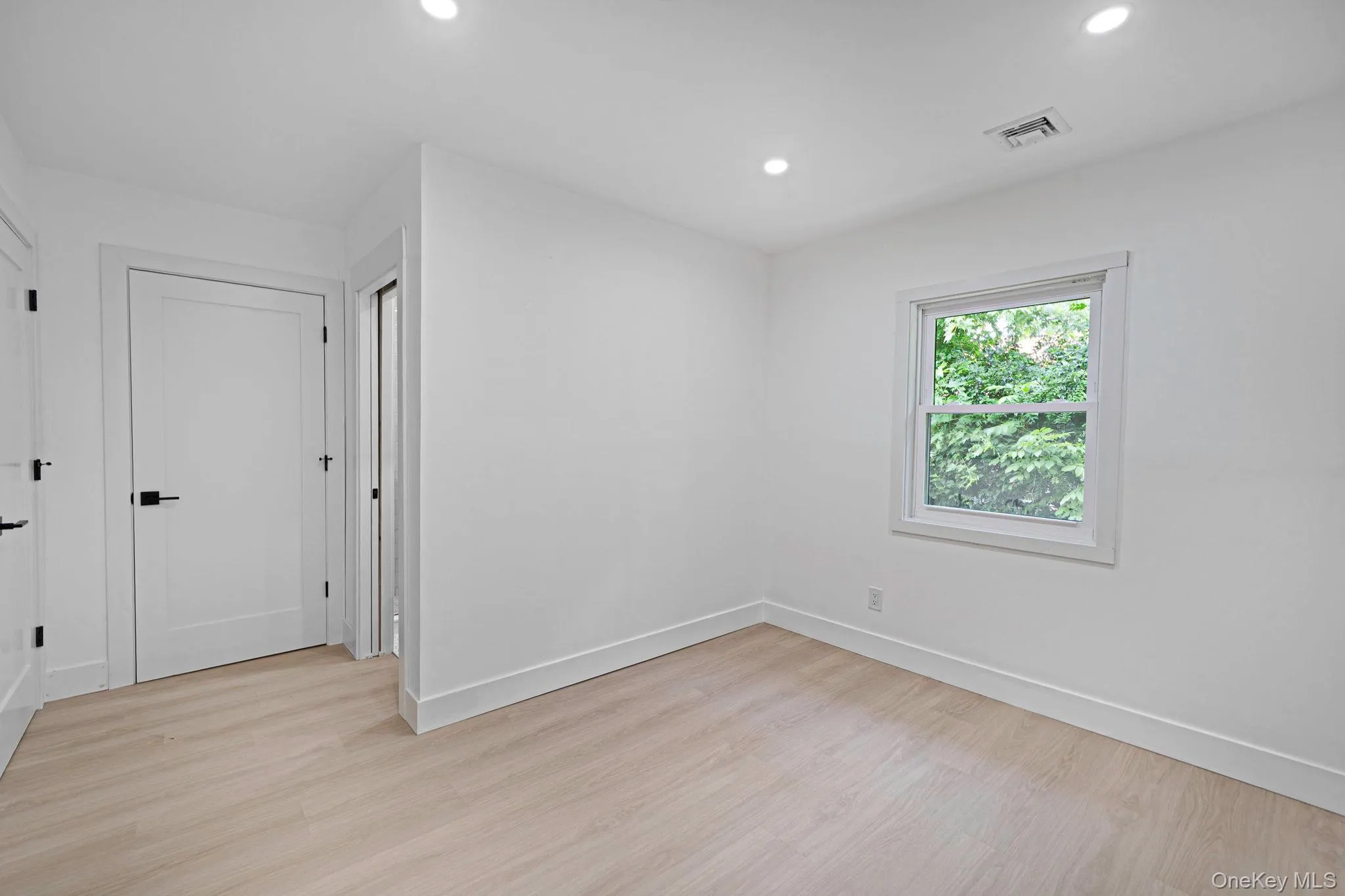 2386 New York Avenue, Huntington, NY, 3 Bedrooms Bedrooms, 7 Rooms Rooms,2 BathroomsBathrooms,Residential Lease,For Rent,New York,0,1019344 2386 New York Avenue, Huntington, NY, 3 Bedrooms Bedrooms, 7 Rooms Rooms,2 BathroomsBathrooms,Residential Lease,For Rent,New York,0,1019344