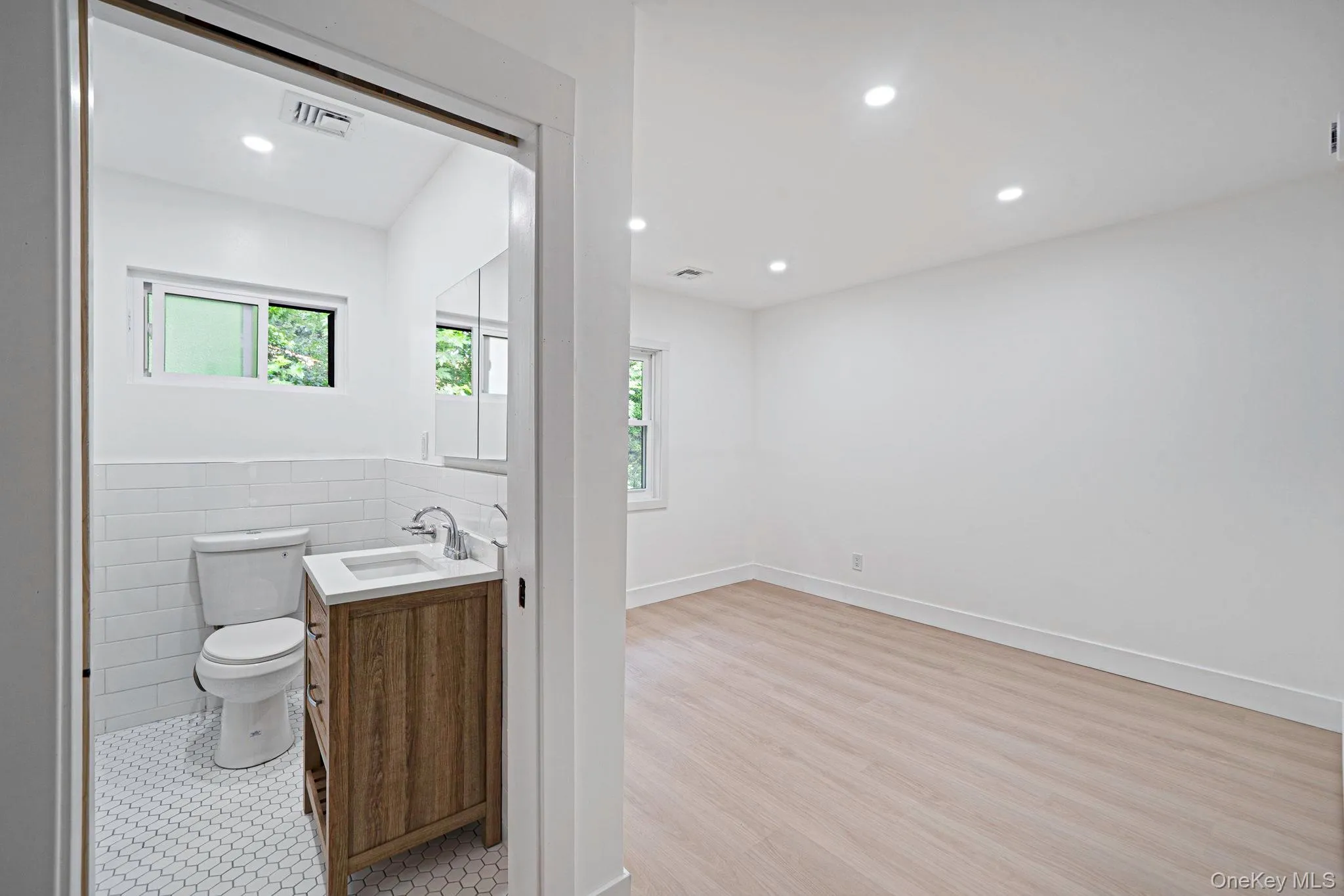 2386 New York Avenue, Huntington, NY, 3 Bedrooms Bedrooms, 7 Rooms Rooms,2 BathroomsBathrooms,Residential Lease,For Rent,New York,0,1019344 2386 New York Avenue, Huntington, NY, 3 Bedrooms Bedrooms, 7 Rooms Rooms,2 BathroomsBathrooms,Residential Lease,For Rent,New York,0,1019344
