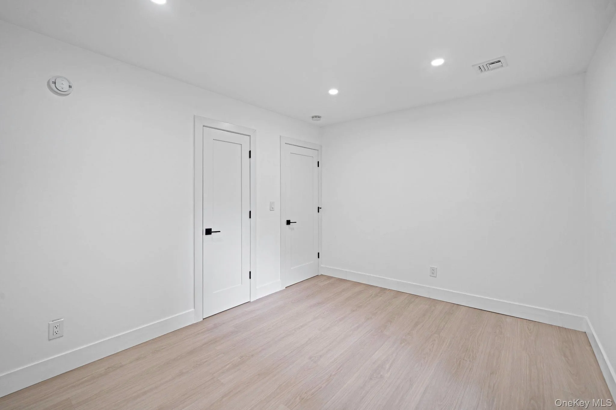 2386 New York Avenue, Huntington, NY, 3 Bedrooms Bedrooms, 7 Rooms Rooms,2 BathroomsBathrooms,Residential Lease,For Rent,New York,0,1019344 2386 New York Avenue, Huntington, NY, 3 Bedrooms Bedrooms, 7 Rooms Rooms,2 BathroomsBathrooms,Residential Lease,For Rent,New York,0,1019344