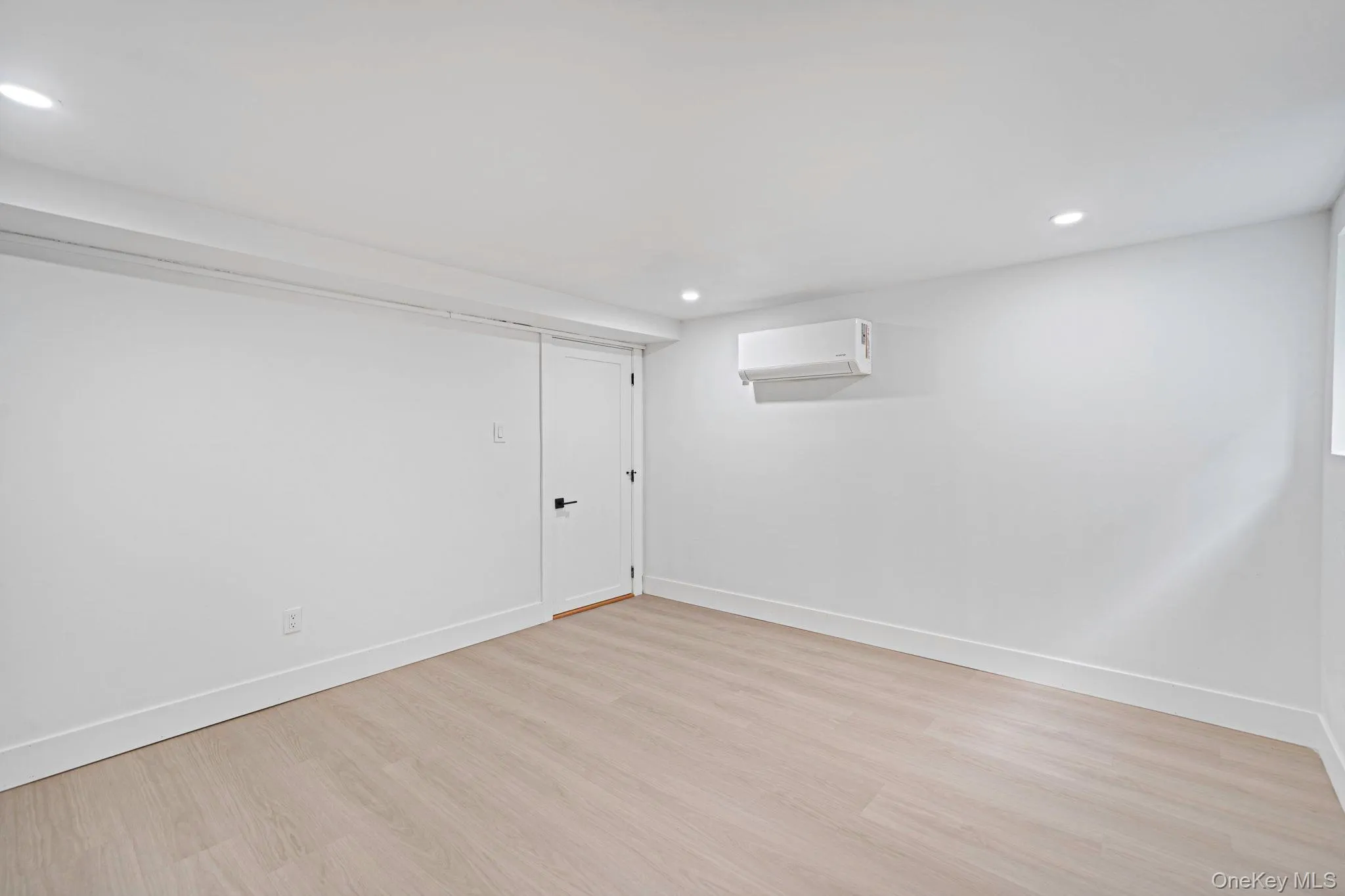 2386 New York Avenue, Huntington, NY, 2 Bedrooms Bedrooms, 6 Rooms Rooms,1 BathroomBathrooms,Residential Lease,For Rent,New York,0,1019350 2386 New York Avenue, Huntington, NY, 2 Bedrooms Bedrooms, 6 Rooms Rooms,1 BathroomBathrooms,Residential Lease,For Rent,New York,0,1019350
