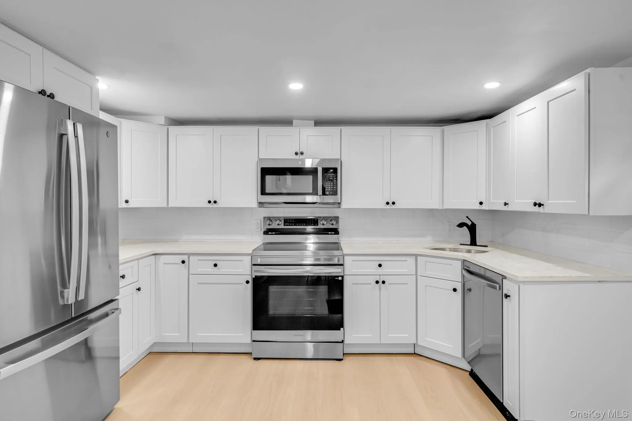 2386 New York Avenue, Huntington, NY, 2 Bedrooms Bedrooms, 6 Rooms Rooms,1 BathroomBathrooms,Residential Lease,For Rent,New York,0,1019350 2386 New York Avenue, Huntington, NY, 2 Bedrooms Bedrooms, 6 Rooms Rooms,1 BathroomBathrooms,Residential Lease,For Rent,New York,0,1019350