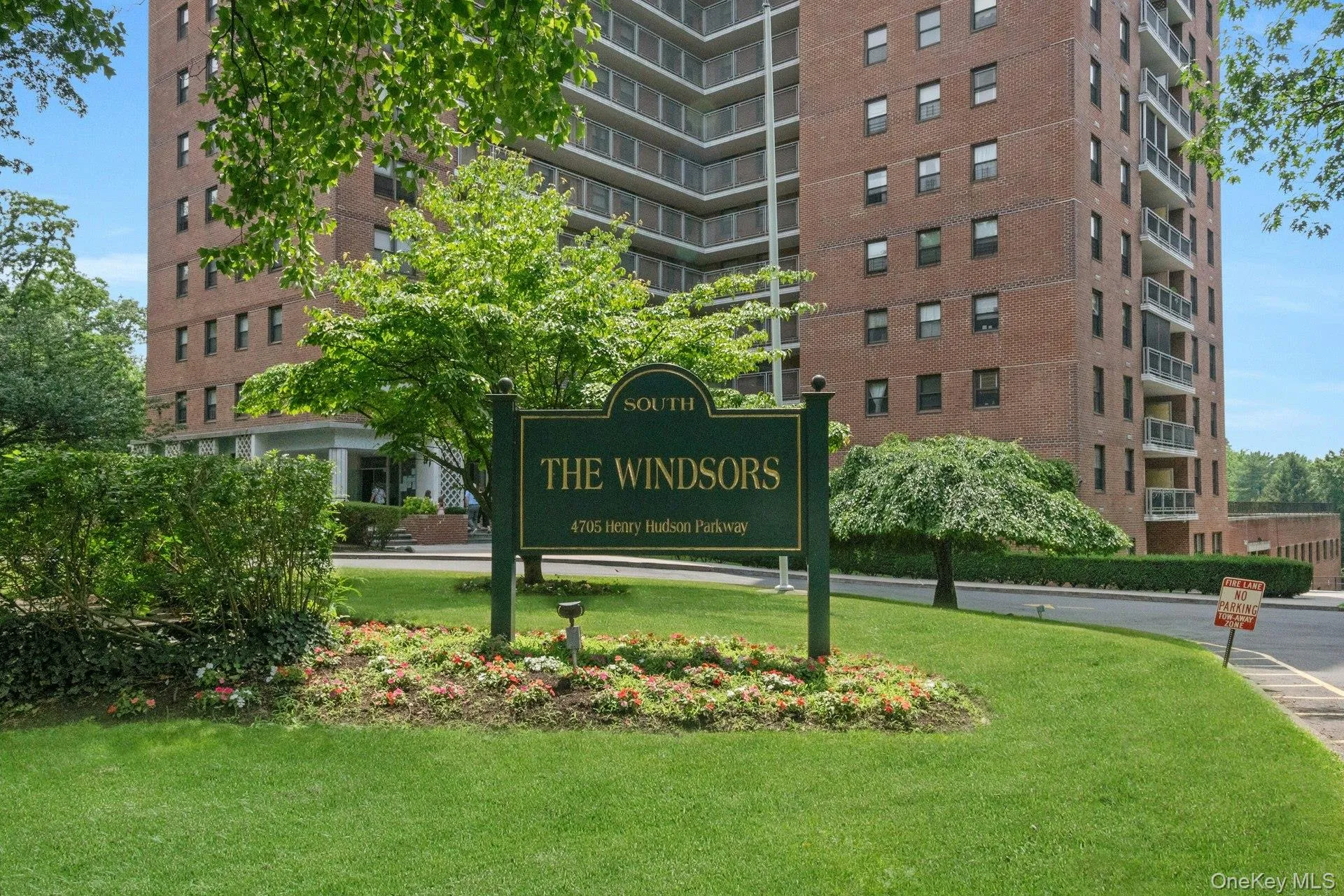4705 Henry Hudson Parkway, New York, NY, 1 Bedroom Bedrooms, 6 Rooms Rooms,1 BathroomBathrooms,Residential,For Rent,Parkway,0,1019363 4705 Henry Hudson Parkway, New York, NY, 1 Bedroom Bedrooms, 6 Rooms Rooms,1 BathroomBathrooms,Residential,For Rent,Parkway,0,1019363