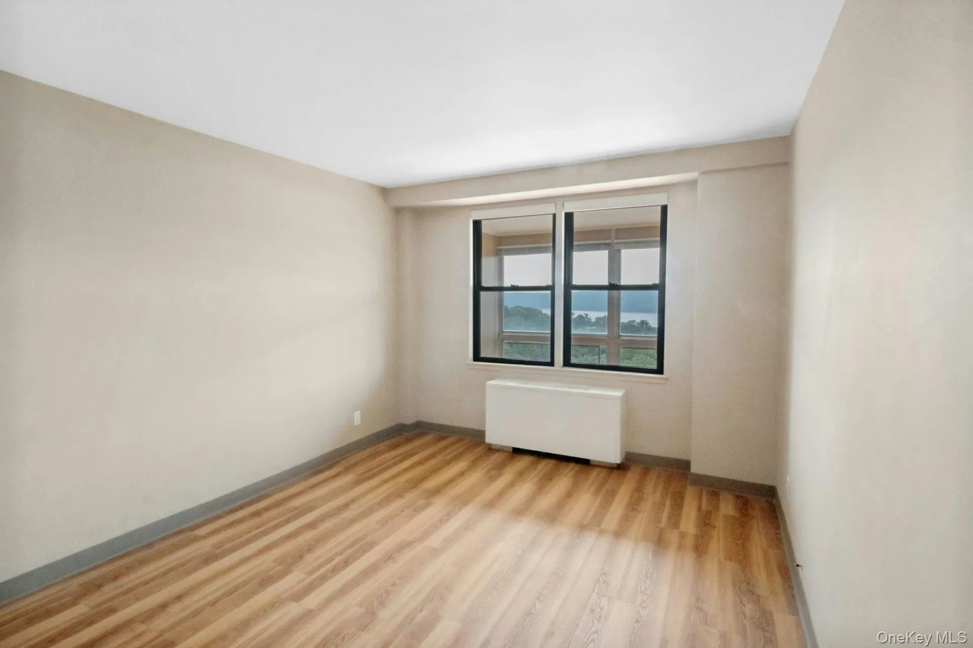 4705 Henry Hudson Parkway, New York, NY, 1 Bedroom Bedrooms, 6 Rooms Rooms,1 BathroomBathrooms,Residential,For Rent,Parkway,0,1019363 4705 Henry Hudson Parkway, New York, NY, 1 Bedroom Bedrooms, 6 Rooms Rooms,1 BathroomBathrooms,Residential,For Rent,Parkway,0,1019363