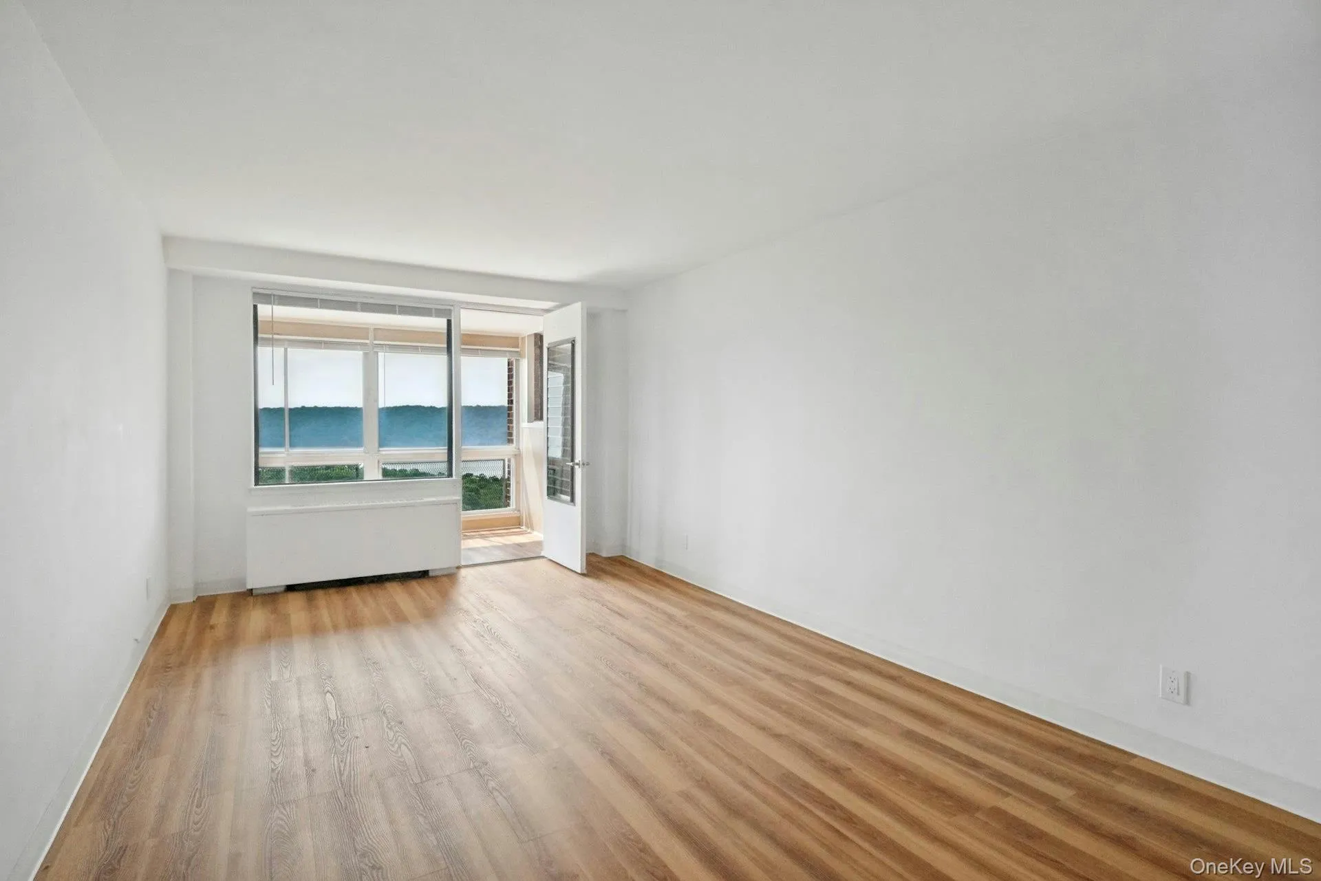4705 Henry Hudson Parkway, New York, NY, 1 Bedroom Bedrooms, 6 Rooms Rooms,1 BathroomBathrooms,Residential,For Rent,Parkway,0,1019363 4705 Henry Hudson Parkway, New York, NY, 1 Bedroom Bedrooms, 6 Rooms Rooms,1 BathroomBathrooms,Residential,For Rent,Parkway,0,1019363