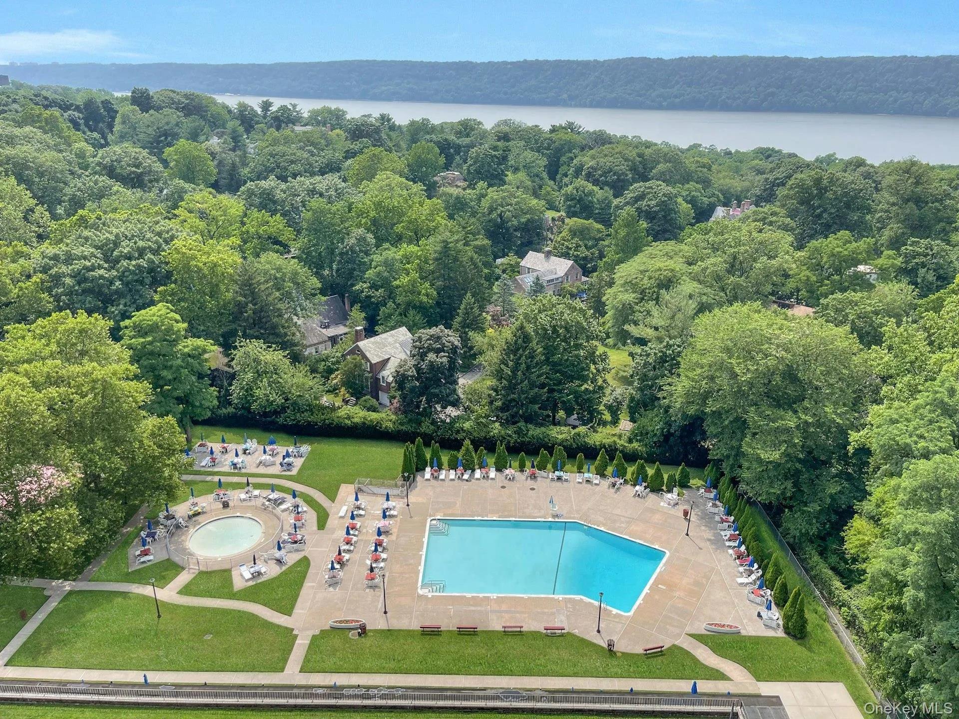 4705 Henry Hudson Parkway, New York, NY, 1 Bedroom Bedrooms, 6 Rooms Rooms,1 BathroomBathrooms,Residential,For Rent,Parkway,0,1019363 4705 Henry Hudson Parkway, New York, NY, 1 Bedroom Bedrooms, 6 Rooms Rooms,1 BathroomBathrooms,Residential,For Rent,Parkway,0,1019363
