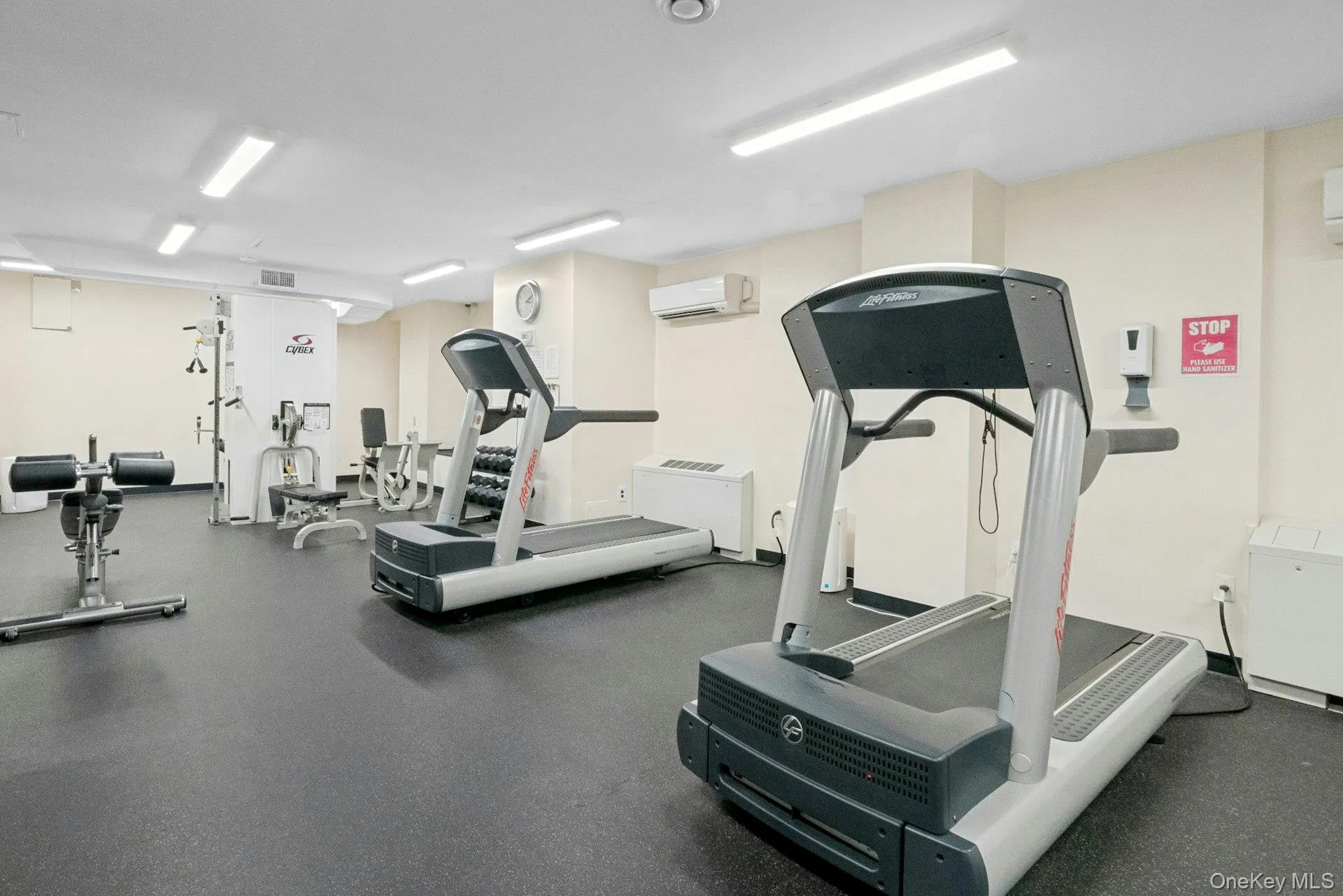 4705 Henry Hudson Parkway, New York, NY, 1 Bedroom Bedrooms, 6 Rooms Rooms,1 BathroomBathrooms,Residential,For Rent,Parkway,0,1019363 4705 Henry Hudson Parkway, New York, NY, 1 Bedroom Bedrooms, 6 Rooms Rooms,1 BathroomBathrooms,Residential,For Rent,Parkway,0,1019363