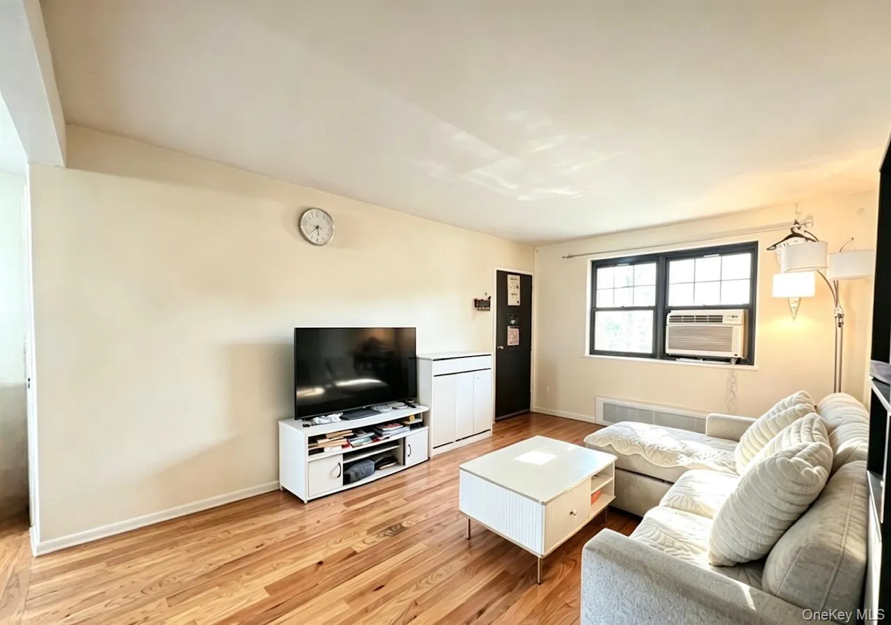 13604 68TH DRIVE, New York, NY, 3 Bedrooms Bedrooms, 6 Rooms Rooms,1 BathroomBathrooms,Residential,For Rent,68TH DRIVE,0,1019364 13604 68TH DRIVE, New York, NY, 3 Bedrooms Bedrooms, 6 Rooms Rooms,1 BathroomBathrooms,Residential,For Rent,68TH DRIVE,0,1019364