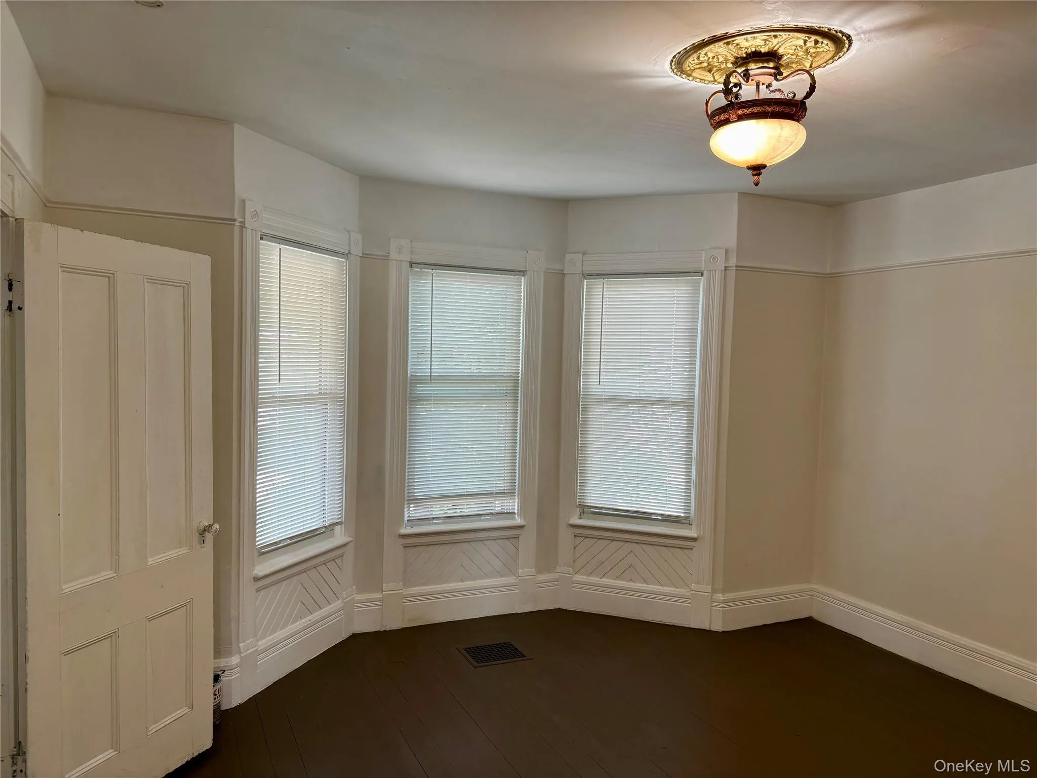 137 Clinton Street, Poughkeepsie, NY, 4 Bedrooms Bedrooms, 8 Rooms Rooms,2 BathroomsBathrooms,Residential,For Rent,Clinton,0,1019365 137 Clinton Street, Poughkeepsie, NY, 4 Bedrooms Bedrooms, 8 Rooms Rooms,2 BathroomsBathrooms,Residential,For Rent,Clinton,0,1019365