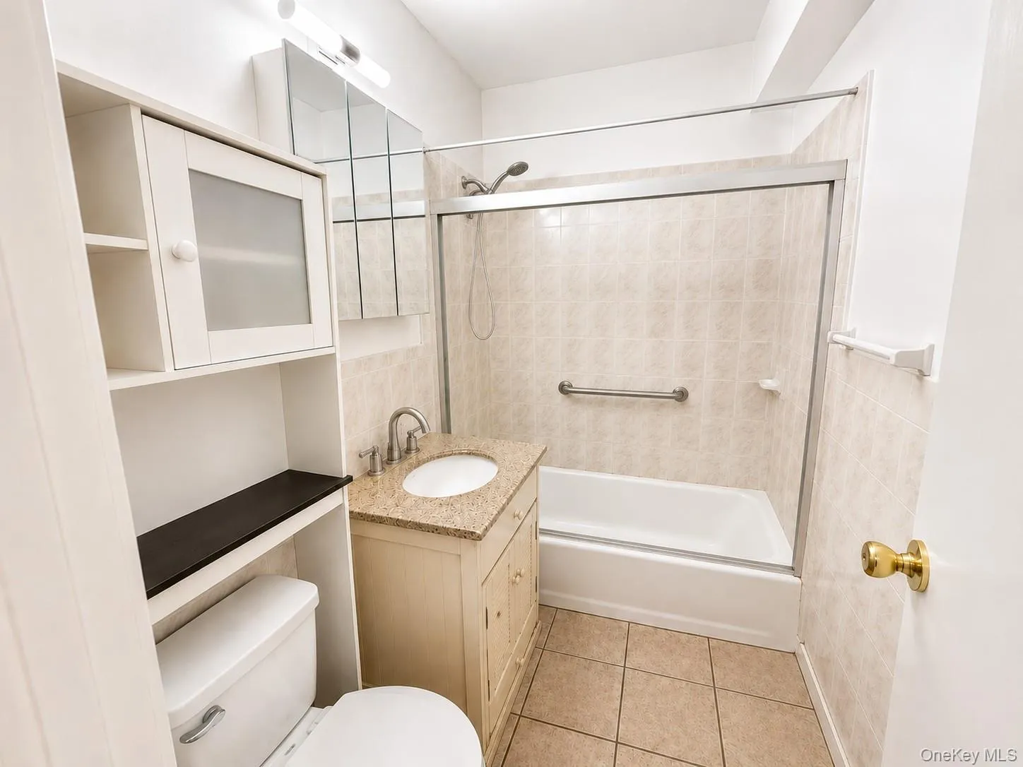 59-21 Calloway Street, New York, NY, 3 Bedrooms Bedrooms, 5 Rooms Rooms,1 BathroomBathrooms,Residential,For Rent,Calloway,0,1019368 59-21 Calloway Street, New York, NY, 3 Bedrooms Bedrooms, 5 Rooms Rooms,1 BathroomBathrooms,Residential,For Rent,Calloway,0,1019368