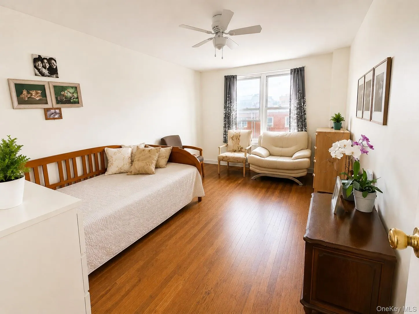59-21 Calloway Street, New York, NY, 3 Bedrooms Bedrooms, 5 Rooms Rooms,1 BathroomBathrooms,Residential,For Rent,Calloway,0,1019368 59-21 Calloway Street, New York, NY, 3 Bedrooms Bedrooms, 5 Rooms Rooms,1 BathroomBathrooms,Residential,For Rent,Calloway,0,1019368