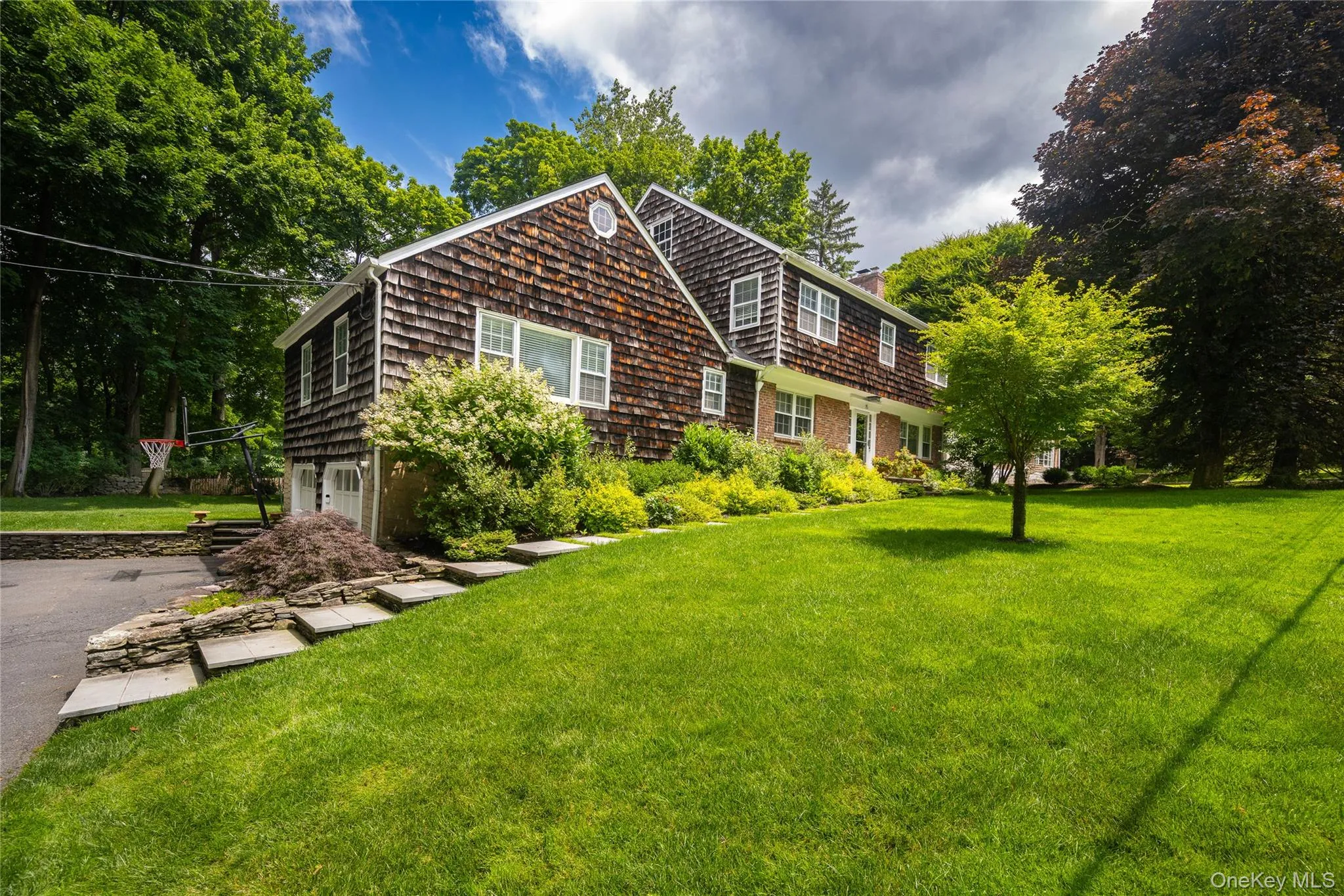 Welcome to 15 Laurel Hill Road in Ardsley Park, Dobbs Ferry, NY - A Beautifully Renovated Colonial. Welcome to 15 Laurel Hill Road in Ardsley Park, Dobbs Ferry, NY - A Beautifully Renovated Colonial.