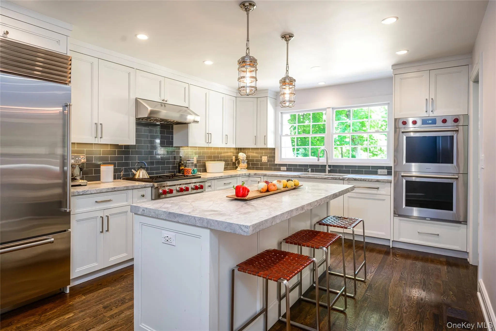 Fabulous Chef's Kitchen with Wolf and SubZero Appliances and Custom Cabinetry Fabulous Chef's Kitchen with Wolf and SubZero Appliances and Custom Cabinetry
