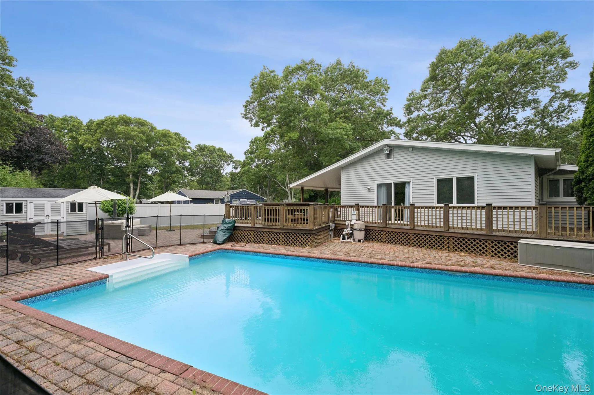 41 Homewood Drive, Southampton, NY, 3 Bedrooms Bedrooms, 6 Rooms Rooms,2 BathroomsBathrooms,Residential Lease,For Rent,Homewood,0,1019375 41 Homewood Drive, Southampton, NY, 3 Bedrooms Bedrooms, 6 Rooms Rooms,2 BathroomsBathrooms,Residential Lease,For Rent,Homewood,0,1019375