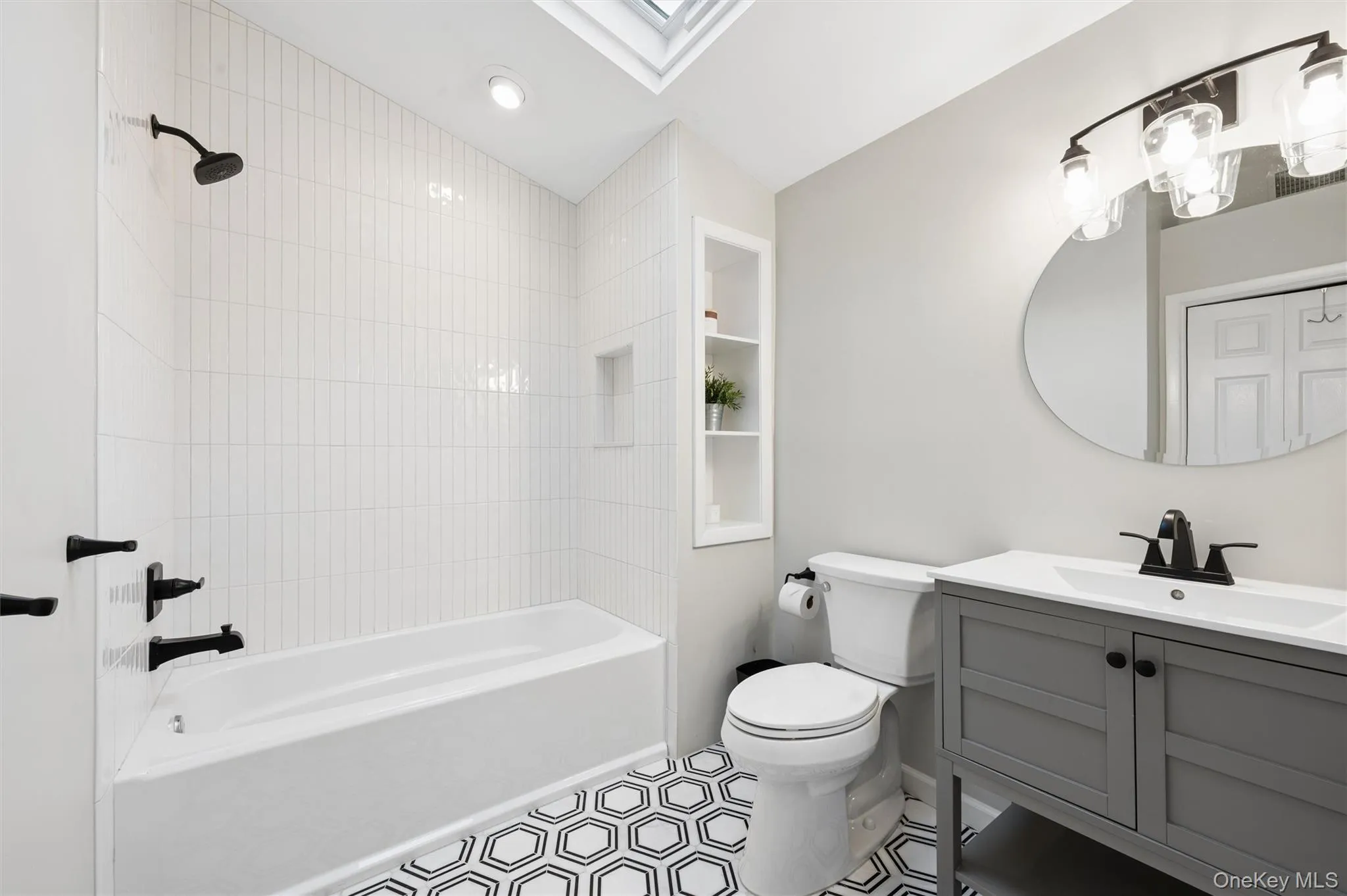 41 Homewood Drive, Southampton, NY, 3 Bedrooms Bedrooms, 6 Rooms Rooms,2 BathroomsBathrooms,Residential Lease,For Rent,Homewood,0,1019375 41 Homewood Drive, Southampton, NY, 3 Bedrooms Bedrooms, 6 Rooms Rooms,2 BathroomsBathrooms,Residential Lease,For Rent,Homewood,0,1019375