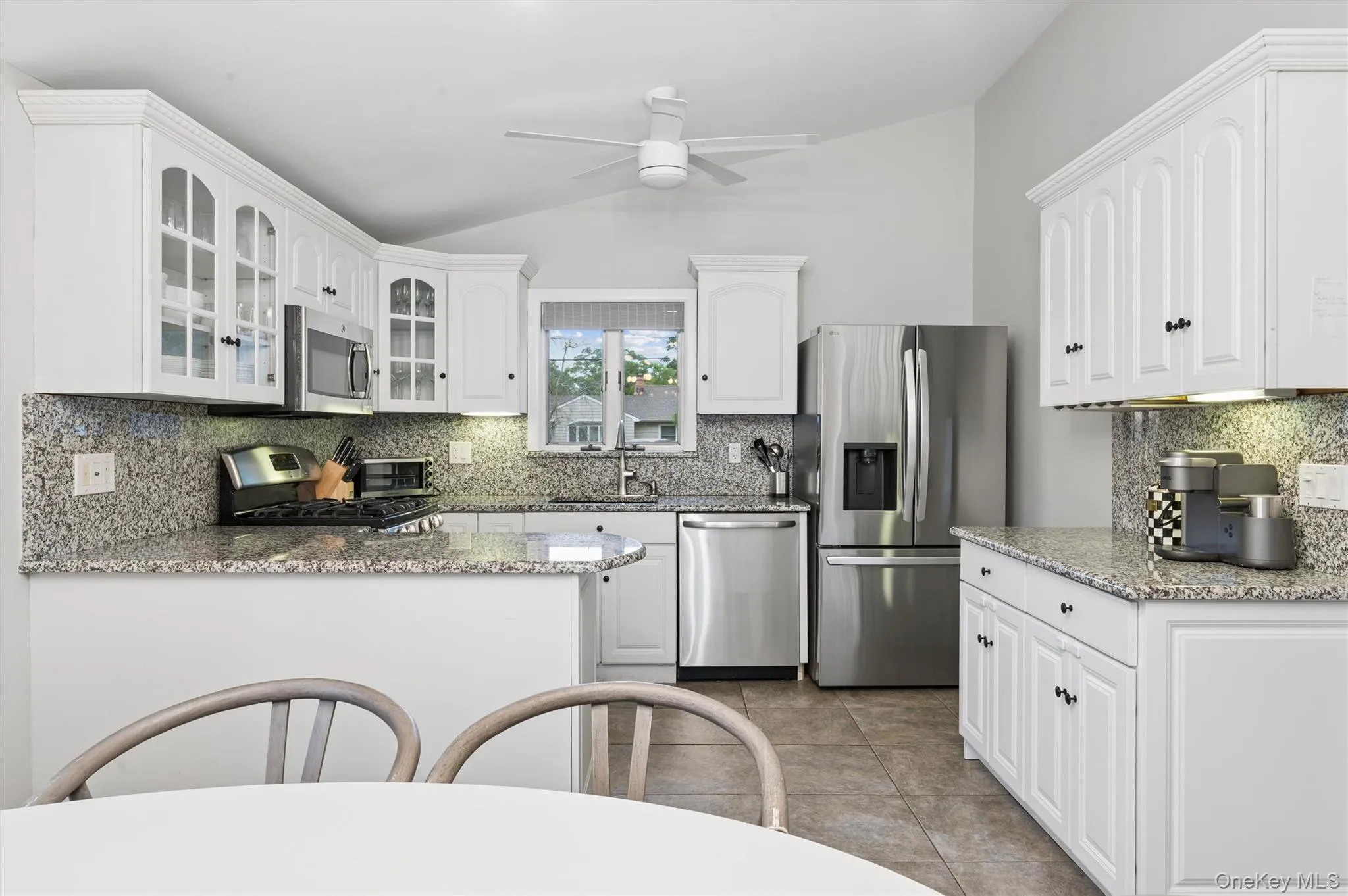 41 Homewood Drive, Southampton, NY, 3 Bedrooms Bedrooms, 6 Rooms Rooms,2 BathroomsBathrooms,Residential Lease,For Rent,Homewood,0,1019375 41 Homewood Drive, Southampton, NY, 3 Bedrooms Bedrooms, 6 Rooms Rooms,2 BathroomsBathrooms,Residential Lease,For Rent,Homewood,0,1019375