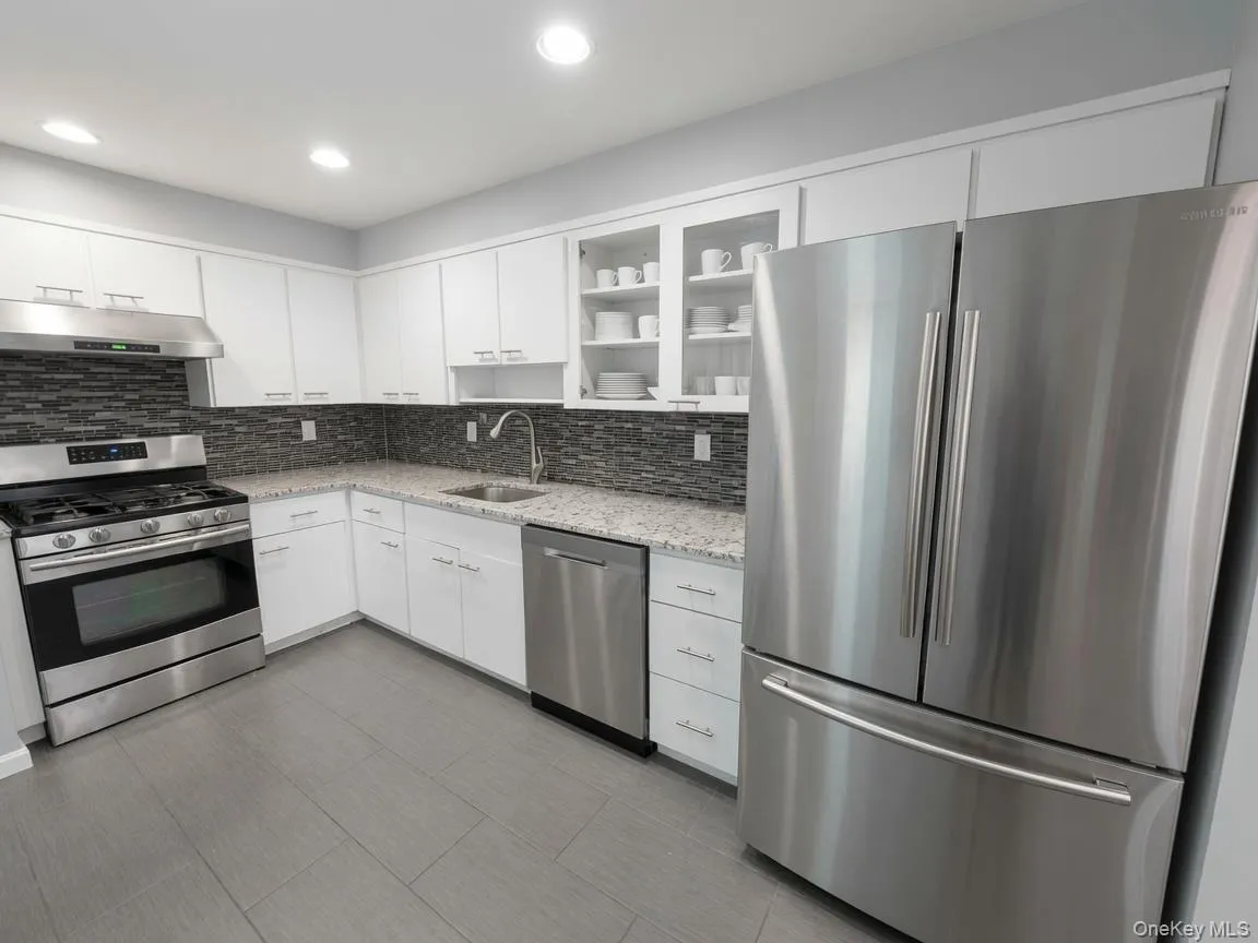 184 Route 303, Clarkstown, NY, 3 Bedrooms Bedrooms, 8 Rooms Rooms,2 BathroomsBathrooms,Residential,For Rent,Route 303,0,1019378 184 Route 303, Clarkstown, NY, 3 Bedrooms Bedrooms, 8 Rooms Rooms,2 BathroomsBathrooms,Residential,For Rent,Route 303,0,1019378