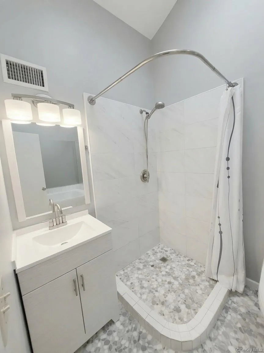 184 Route 303, Clarkstown, NY, 3 Bedrooms Bedrooms, 8 Rooms Rooms,2 BathroomsBathrooms,Residential,For Rent,Route 303,0,1019378 184 Route 303, Clarkstown, NY, 3 Bedrooms Bedrooms, 8 Rooms Rooms,2 BathroomsBathrooms,Residential,For Rent,Route 303,0,1019378