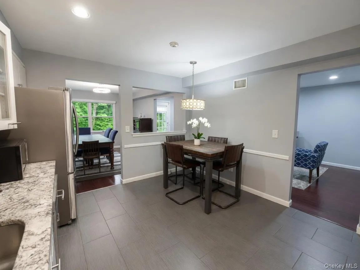 184 Route 303, Clarkstown, NY, 3 Bedrooms Bedrooms, 8 Rooms Rooms,2 BathroomsBathrooms,Residential,For Rent,Route 303,0,1019378 184 Route 303, Clarkstown, NY, 3 Bedrooms Bedrooms, 8 Rooms Rooms,2 BathroomsBathrooms,Residential,For Rent,Route 303,0,1019378