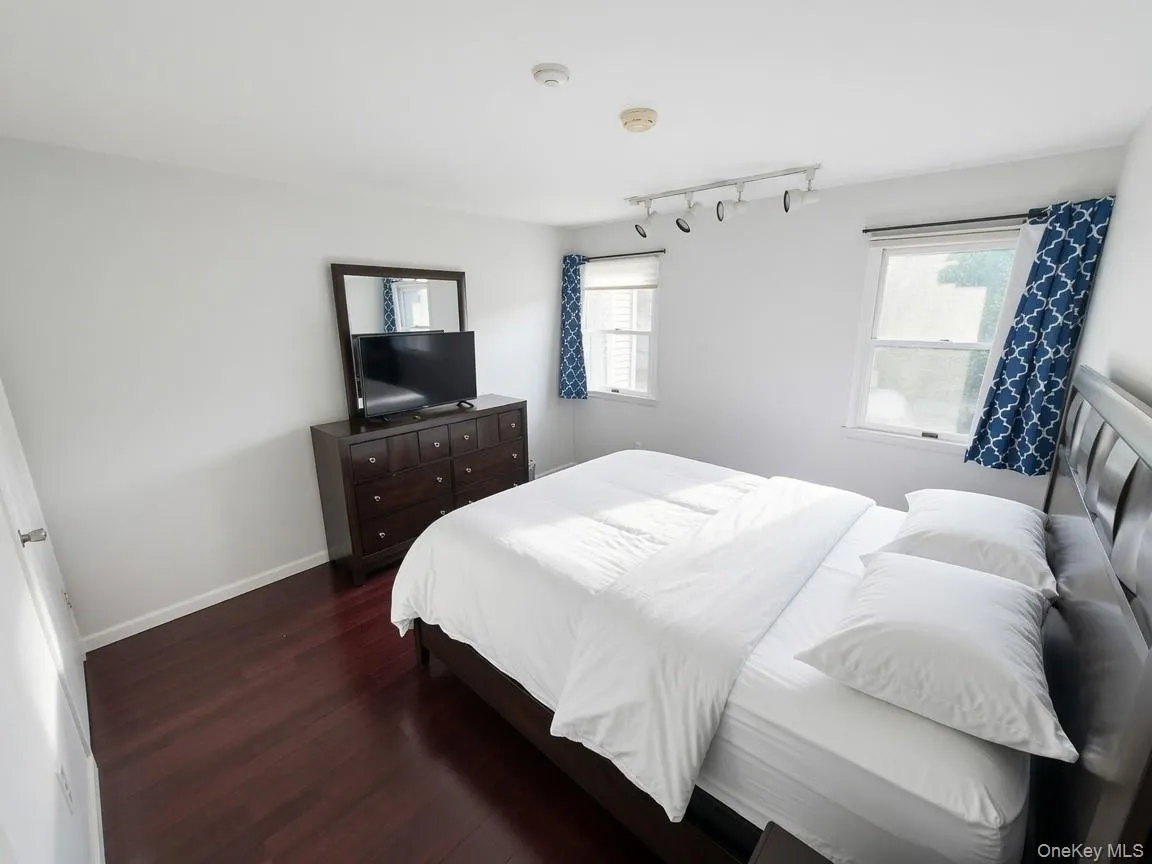 184 Route 303, Clarkstown, NY, 3 Bedrooms Bedrooms, 8 Rooms Rooms,2 BathroomsBathrooms,Residential,For Rent,Route 303,0,1019378 184 Route 303, Clarkstown, NY, 3 Bedrooms Bedrooms, 8 Rooms Rooms,2 BathroomsBathrooms,Residential,For Rent,Route 303,0,1019378