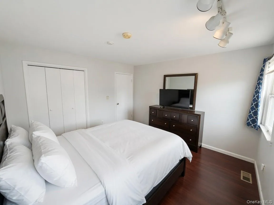 184 Route 303, Clarkstown, NY, 3 Bedrooms Bedrooms, 8 Rooms Rooms,2 BathroomsBathrooms,Residential,For Rent,Route 303,0,1019378 184 Route 303, Clarkstown, NY, 3 Bedrooms Bedrooms, 8 Rooms Rooms,2 BathroomsBathrooms,Residential,For Rent,Route 303,0,1019378