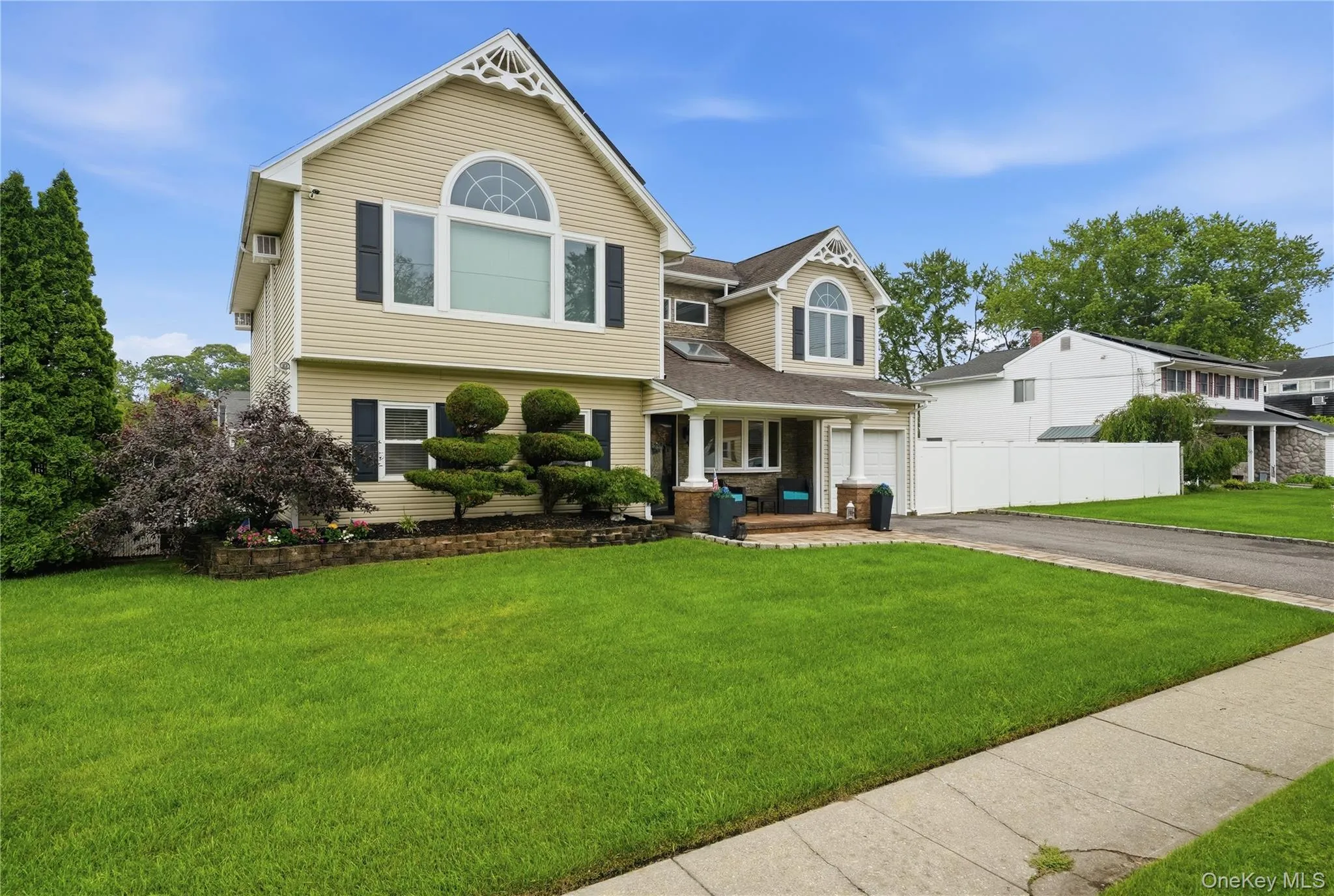 1 Gould Drive, Brookhaven, NY, 4 Bedrooms Bedrooms, 9 Rooms Rooms,2 BathroomsBathrooms,Residential,For Rent,Gould,0,1019380 1 Gould Drive, Brookhaven, NY, 4 Bedrooms Bedrooms, 9 Rooms Rooms,2 BathroomsBathrooms,Residential,For Rent,Gould,0,1019380