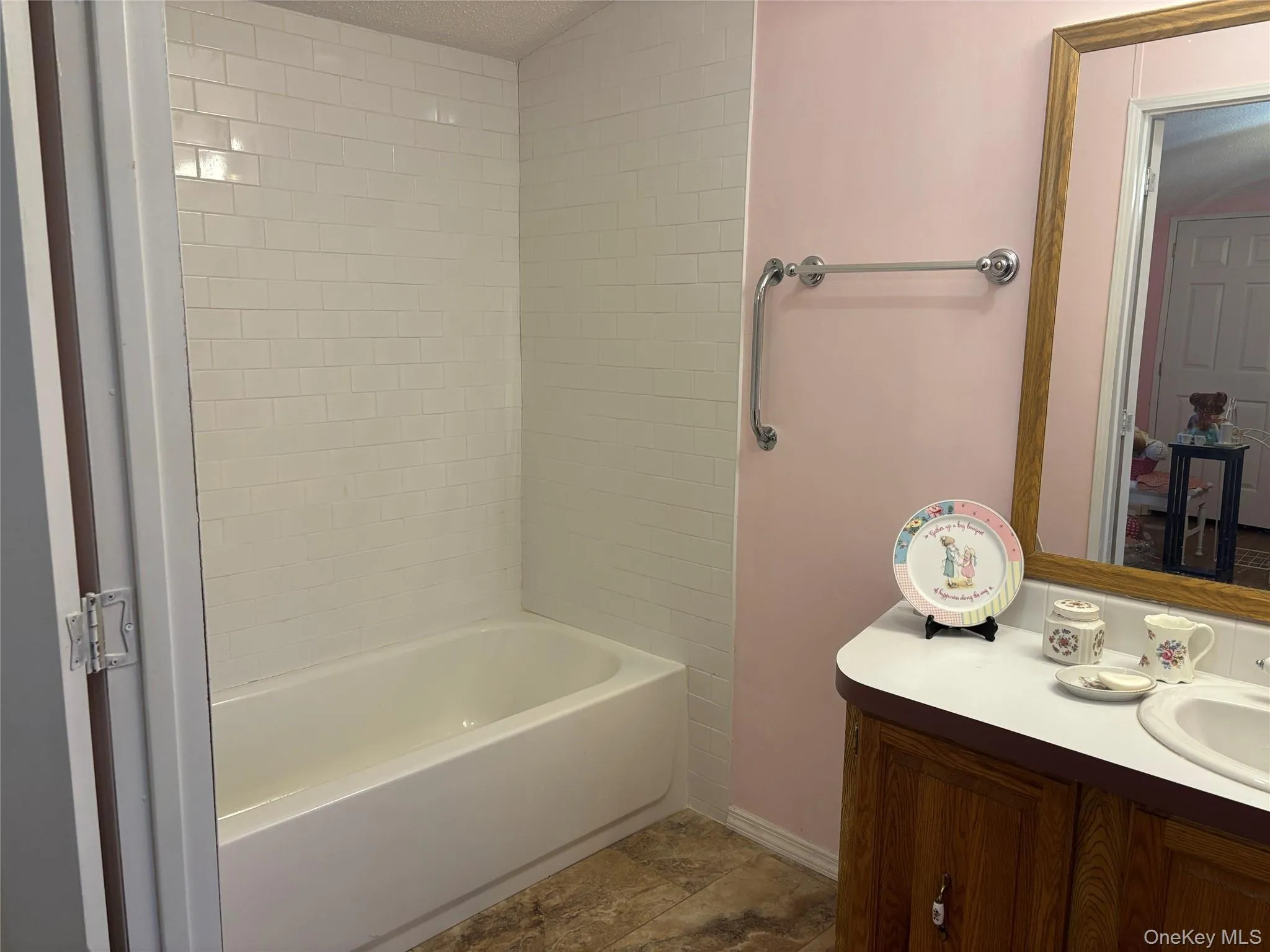 1661 Old Country Road, Riverhead, NY, 2 Bedrooms Bedrooms, 5 Rooms Rooms,2 BathroomsBathrooms,Residential,For Rent,Old Country,0,1019381 1661 Old Country Road, Riverhead, NY, 2 Bedrooms Bedrooms, 5 Rooms Rooms,2 BathroomsBathrooms,Residential,For Rent,Old Country,0,1019381