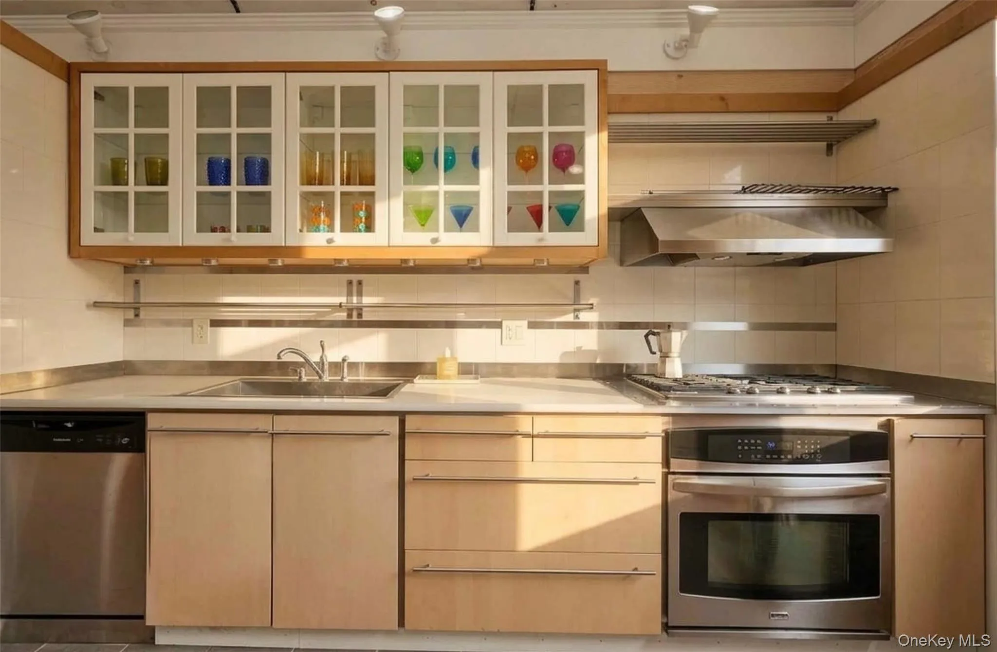 556 State Street, Hudson, NY, 3 Bedrooms Bedrooms, 7 Rooms Rooms,2 BathroomsBathrooms,Residential,For Rent,State,0,1019391 556 State Street, Hudson, NY, 3 Bedrooms Bedrooms, 7 Rooms Rooms,2 BathroomsBathrooms,Residential,For Rent,State,0,1019391