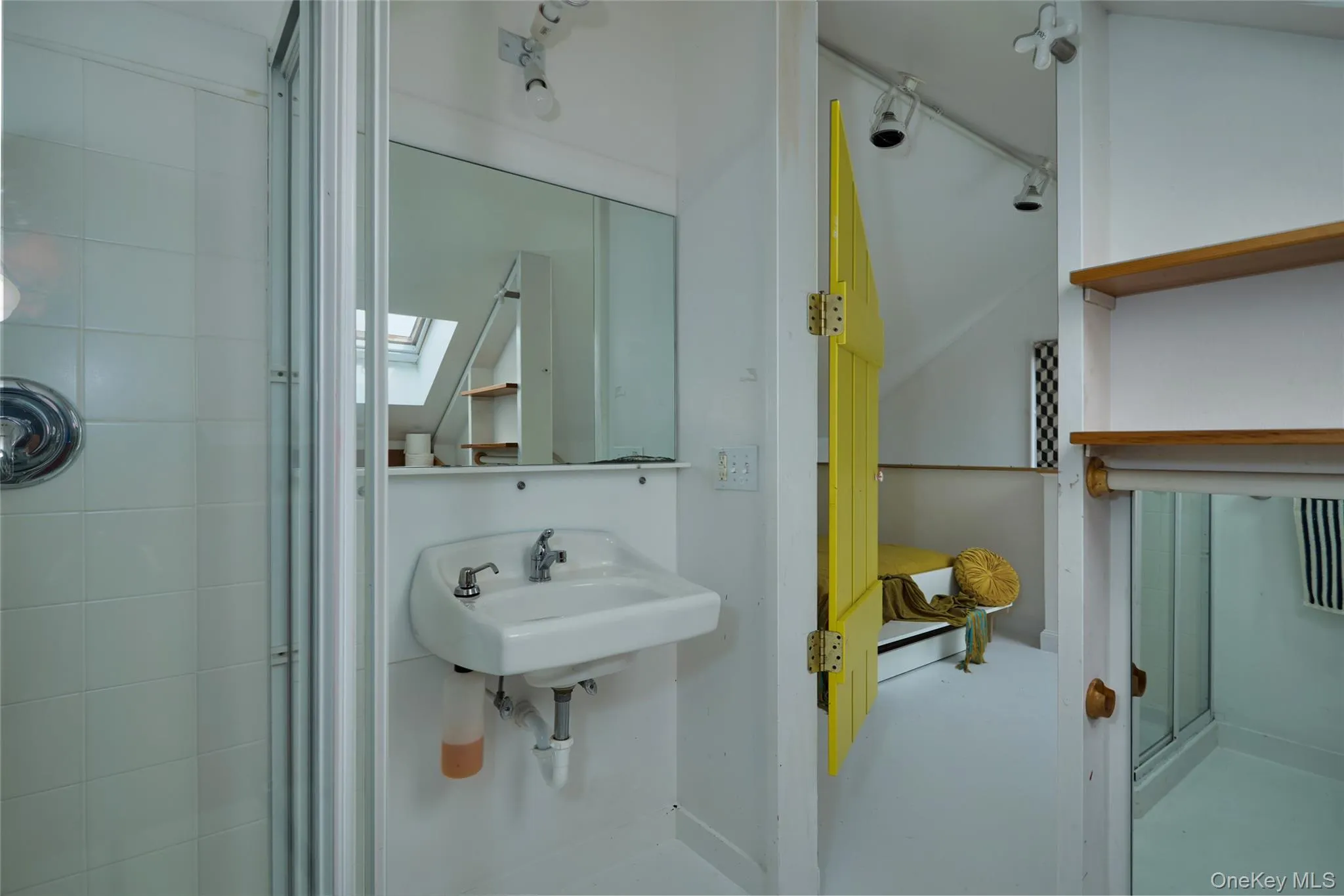 556 State Street, Hudson, NY, 3 Bedrooms Bedrooms, 7 Rooms Rooms,2 BathroomsBathrooms,Residential,For Rent,State,0,1019391 556 State Street, Hudson, NY, 3 Bedrooms Bedrooms, 7 Rooms Rooms,2 BathroomsBathrooms,Residential,For Rent,State,0,1019391