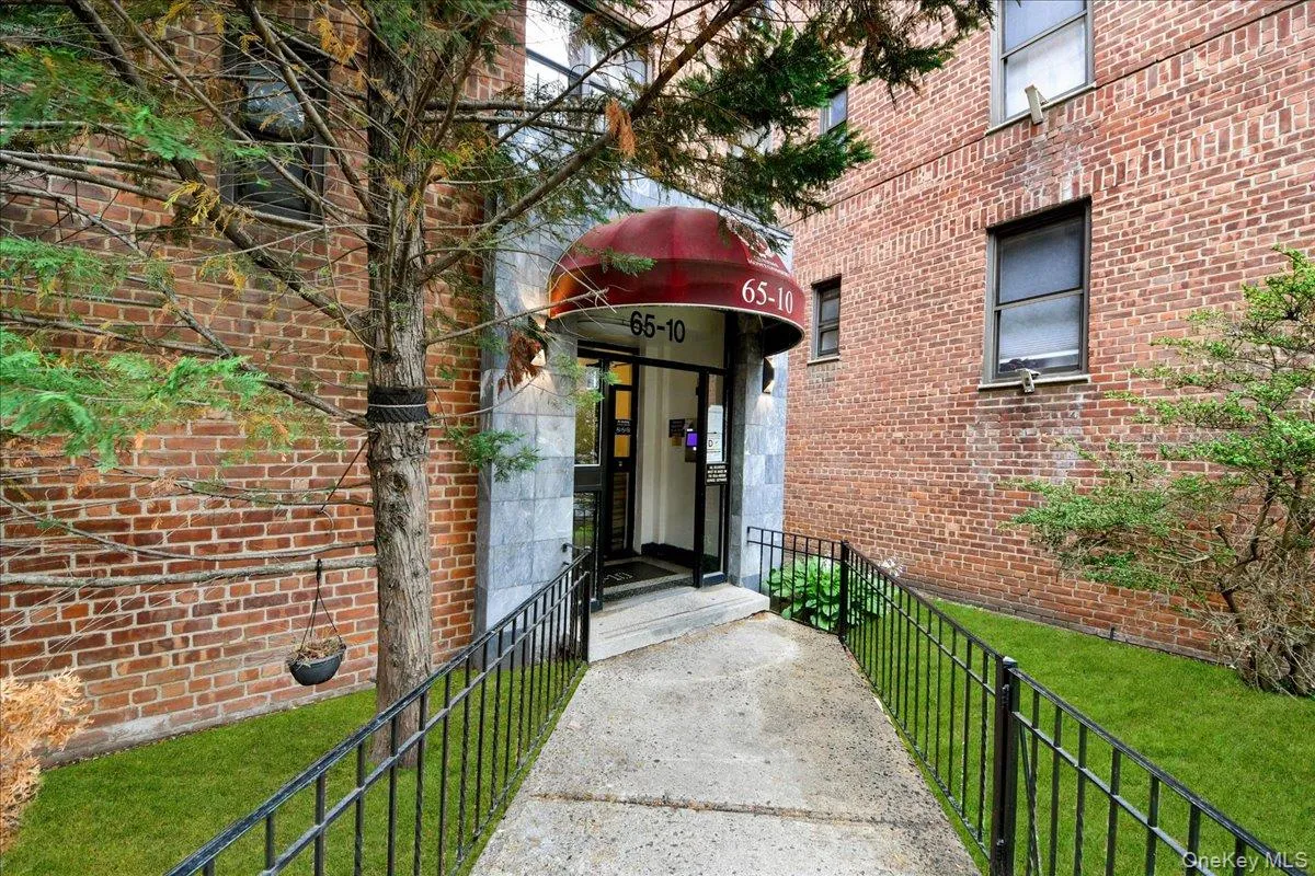 6510 108th Street, New York, NY, 4 Rooms Rooms,1 BathroomBathrooms,Residential,For Rent,108th,0,1019395 6510 108th Street, New York, NY, 4 Rooms Rooms,1 BathroomBathrooms,Residential,For Rent,108th,0,1019395