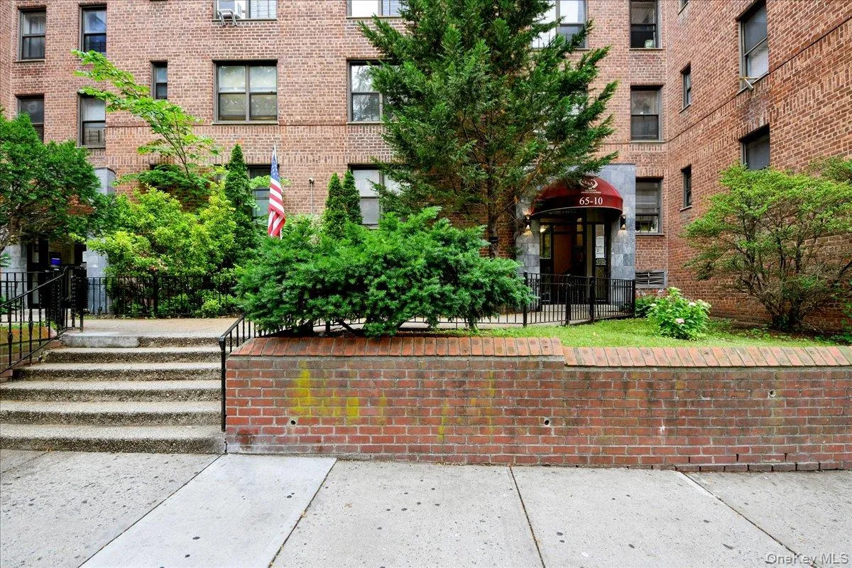 6510 108th Street, New York, NY, 4 Rooms Rooms,1 BathroomBathrooms,Residential,For Rent,108th,0,1019395 6510 108th Street, New York, NY, 4 Rooms Rooms,1 BathroomBathrooms,Residential,For Rent,108th,0,1019395