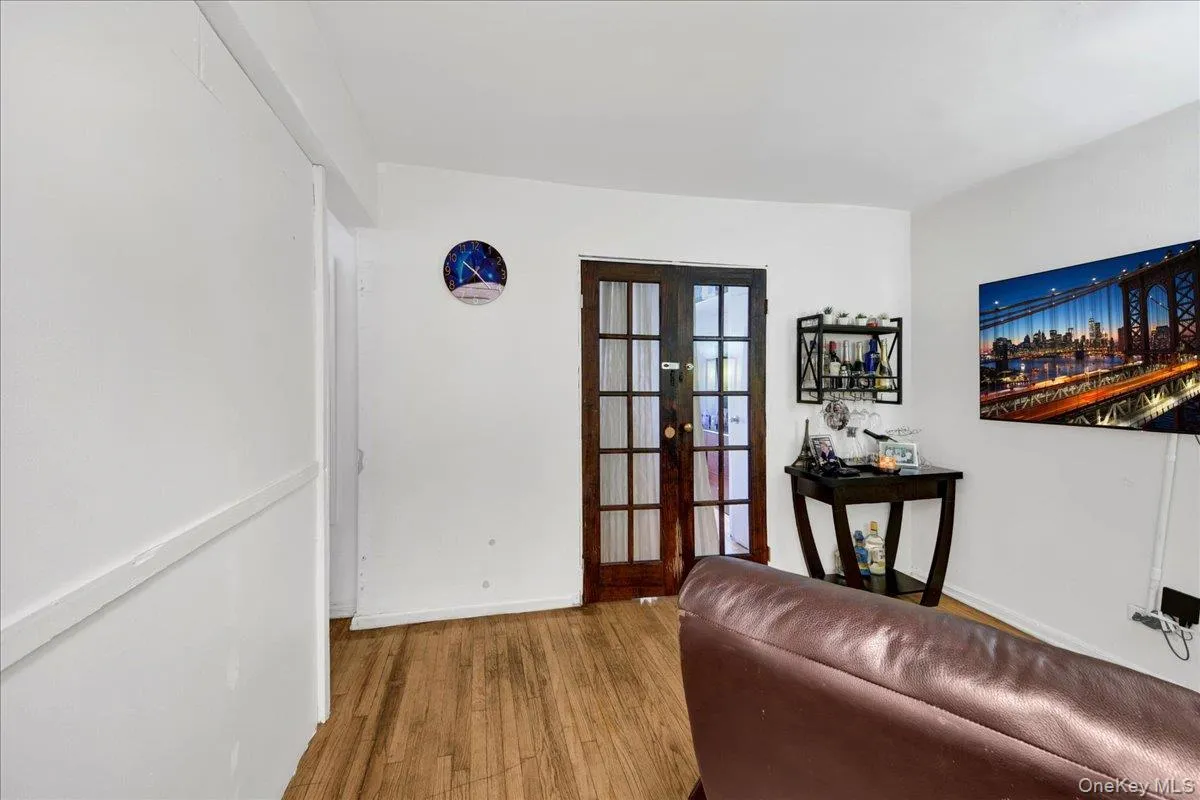 6510 108th Street, New York, NY, 4 Rooms Rooms,1 BathroomBathrooms,Residential,For Rent,108th,0,1019395 6510 108th Street, New York, NY, 4 Rooms Rooms,1 BathroomBathrooms,Residential,For Rent,108th,0,1019395