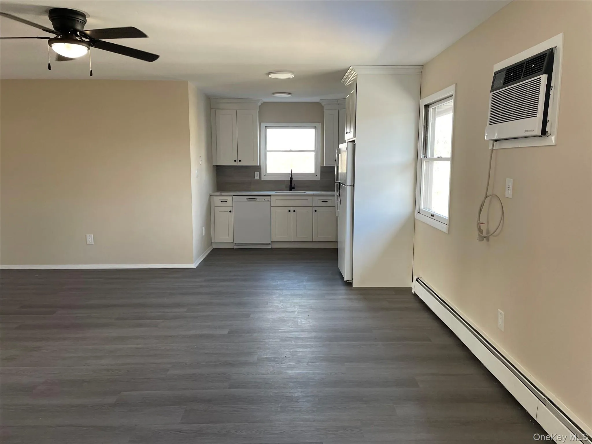 7 Locust Ave, Babylon, NY, 2 Bedrooms Bedrooms, 5 Rooms Rooms,1 BathroomBathrooms,Residential Lease,For Rent,Locust Ave,0,1019397 7 Locust Ave, Babylon, NY, 2 Bedrooms Bedrooms, 5 Rooms Rooms,1 BathroomBathrooms,Residential Lease,For Rent,Locust Ave,0,1019397