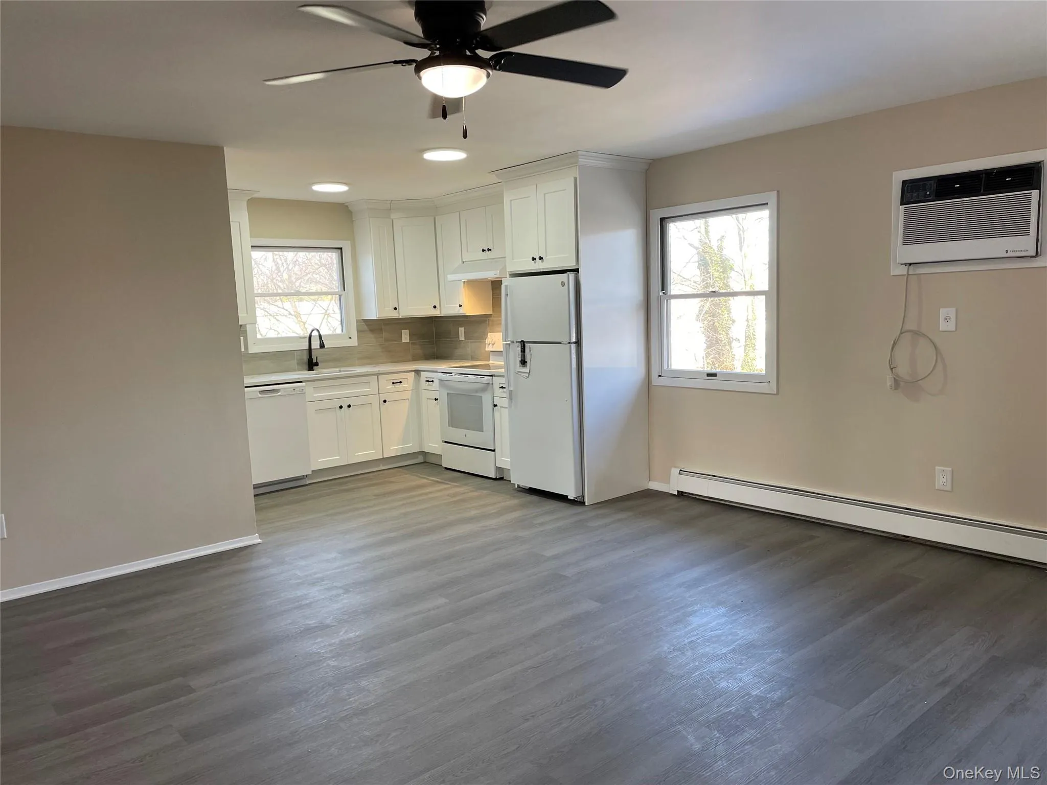 7 Locust Ave, Babylon, NY, 2 Bedrooms Bedrooms, 5 Rooms Rooms,1 BathroomBathrooms,Residential Lease,For Rent,Locust Ave,0,1019397 7 Locust Ave, Babylon, NY, 2 Bedrooms Bedrooms, 5 Rooms Rooms,1 BathroomBathrooms,Residential Lease,For Rent,Locust Ave,0,1019397